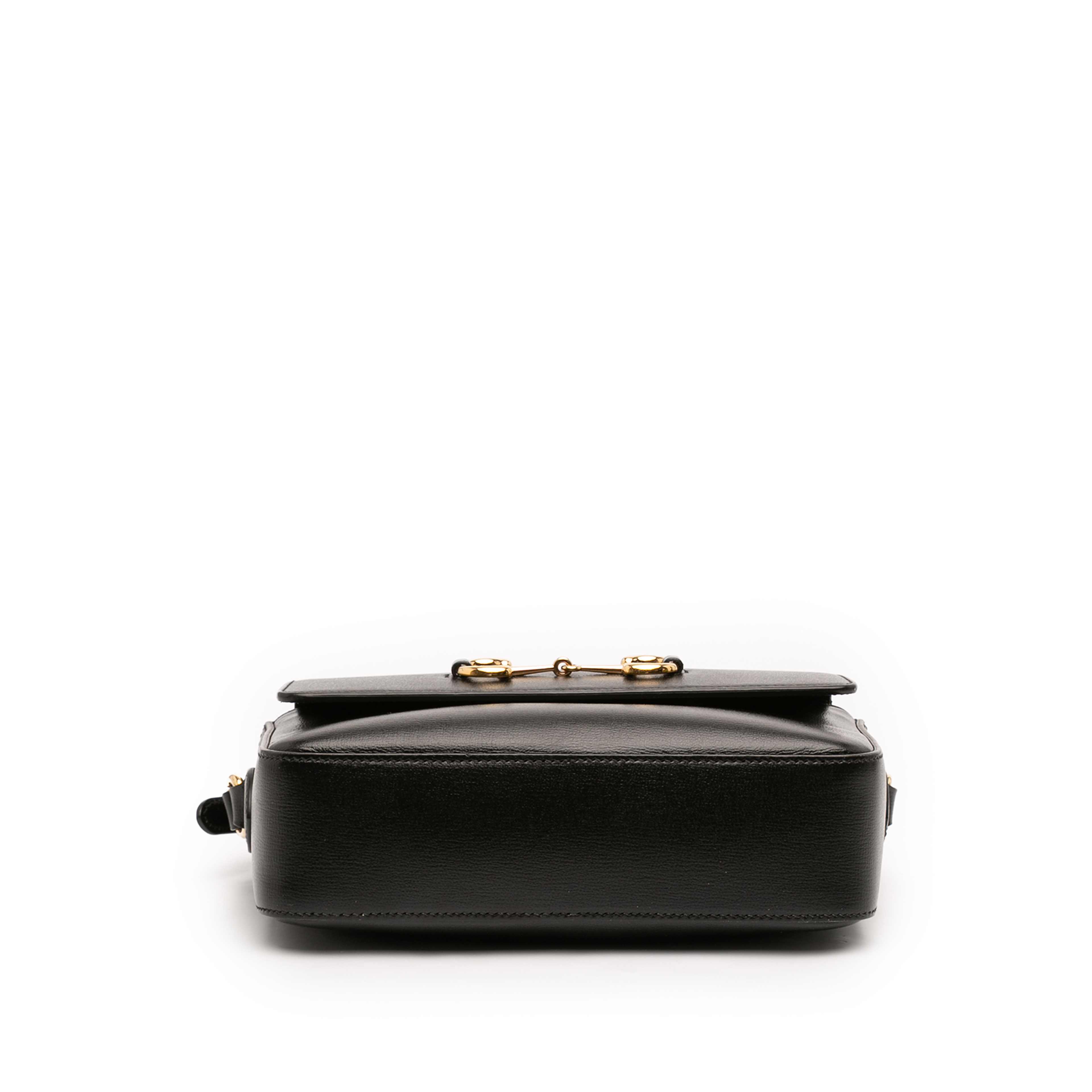 Gucci Small Leather Horsebit 1955 Camera Bag, från Luxclusif, i färgen black. Klicka för att öppna bilden i stort format