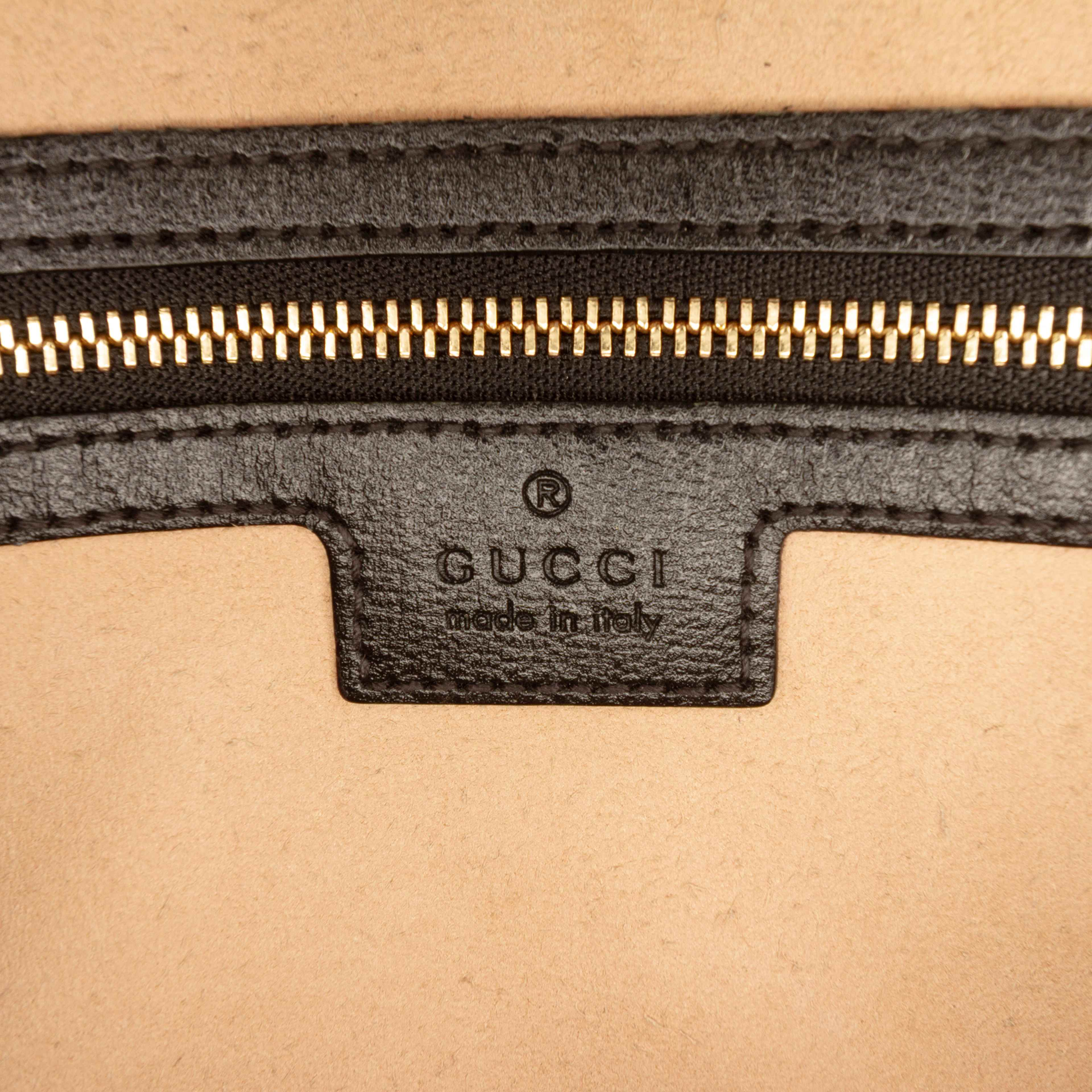 Gucci Small Leather Horsebit 1955 Camera Bag, från Luxclusif, i färgen black. Klicka för att öppna bilden i stort format