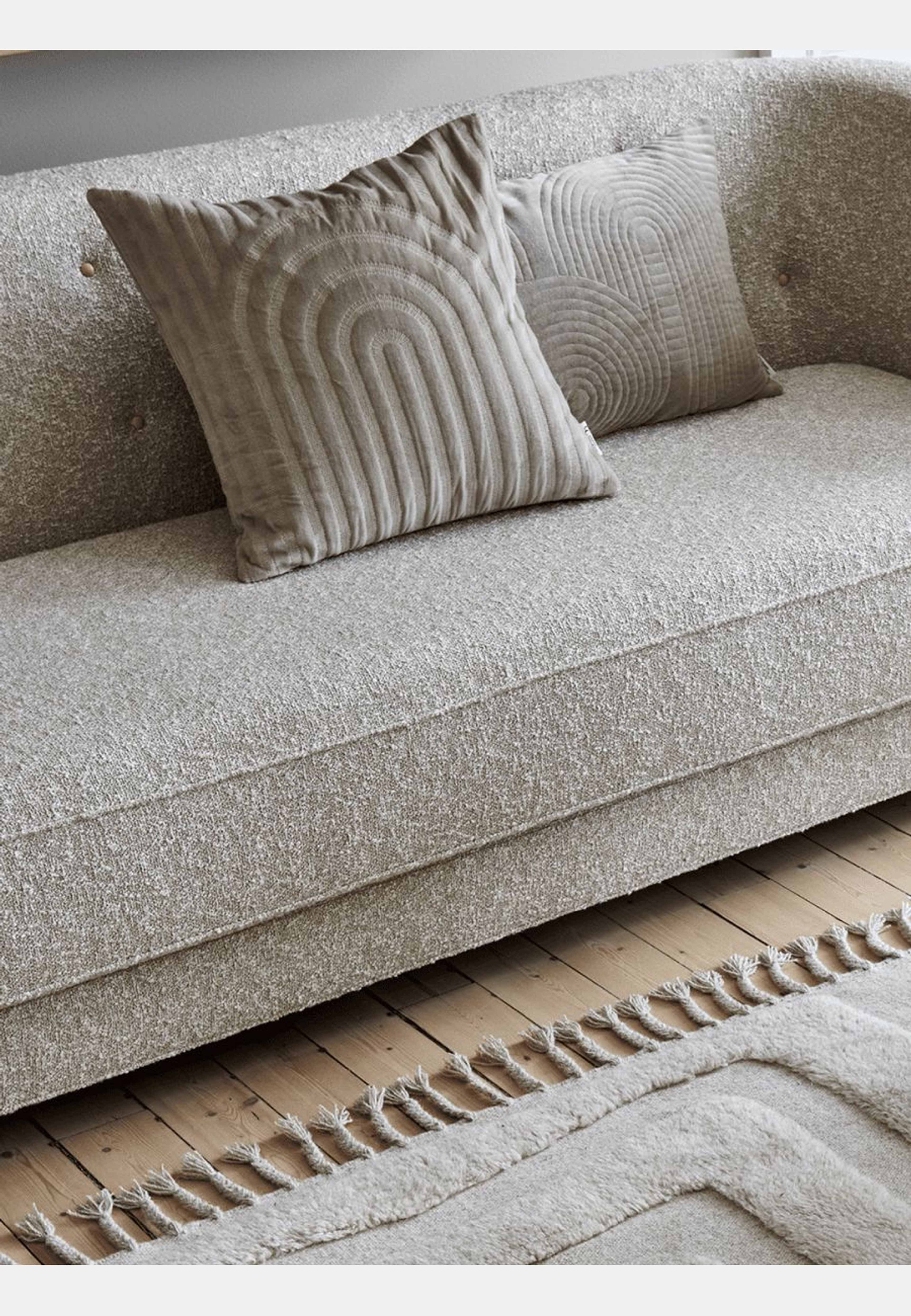 Kuddfodral Arch, från Classic Collection, i färgen simply taupe. Klicka för att öppna bilden i stort format