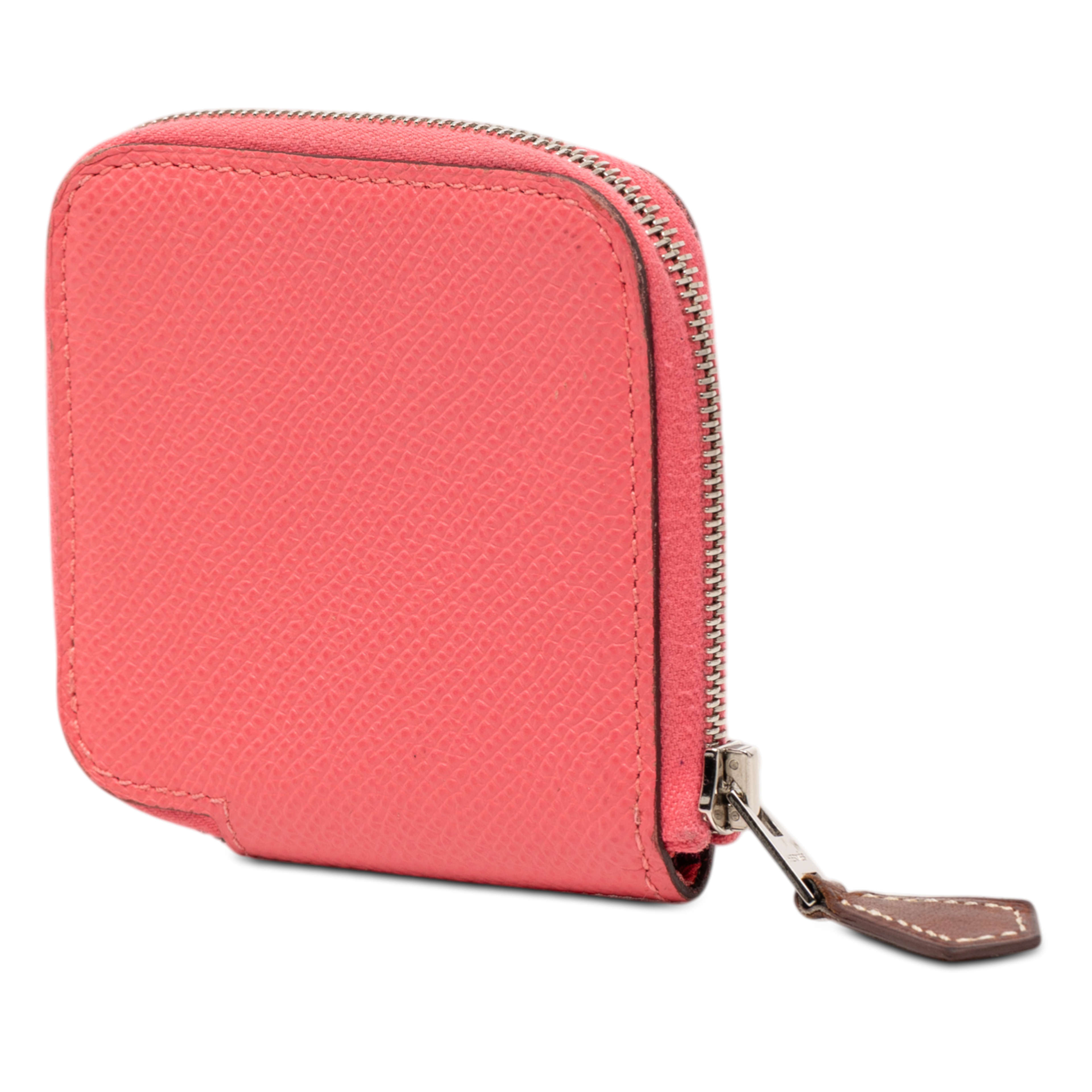 Hermès Epsom Silk In Compact Wallet, från Luxclusif, i färgen rosa. Klicka för att öppna bilden i stort format