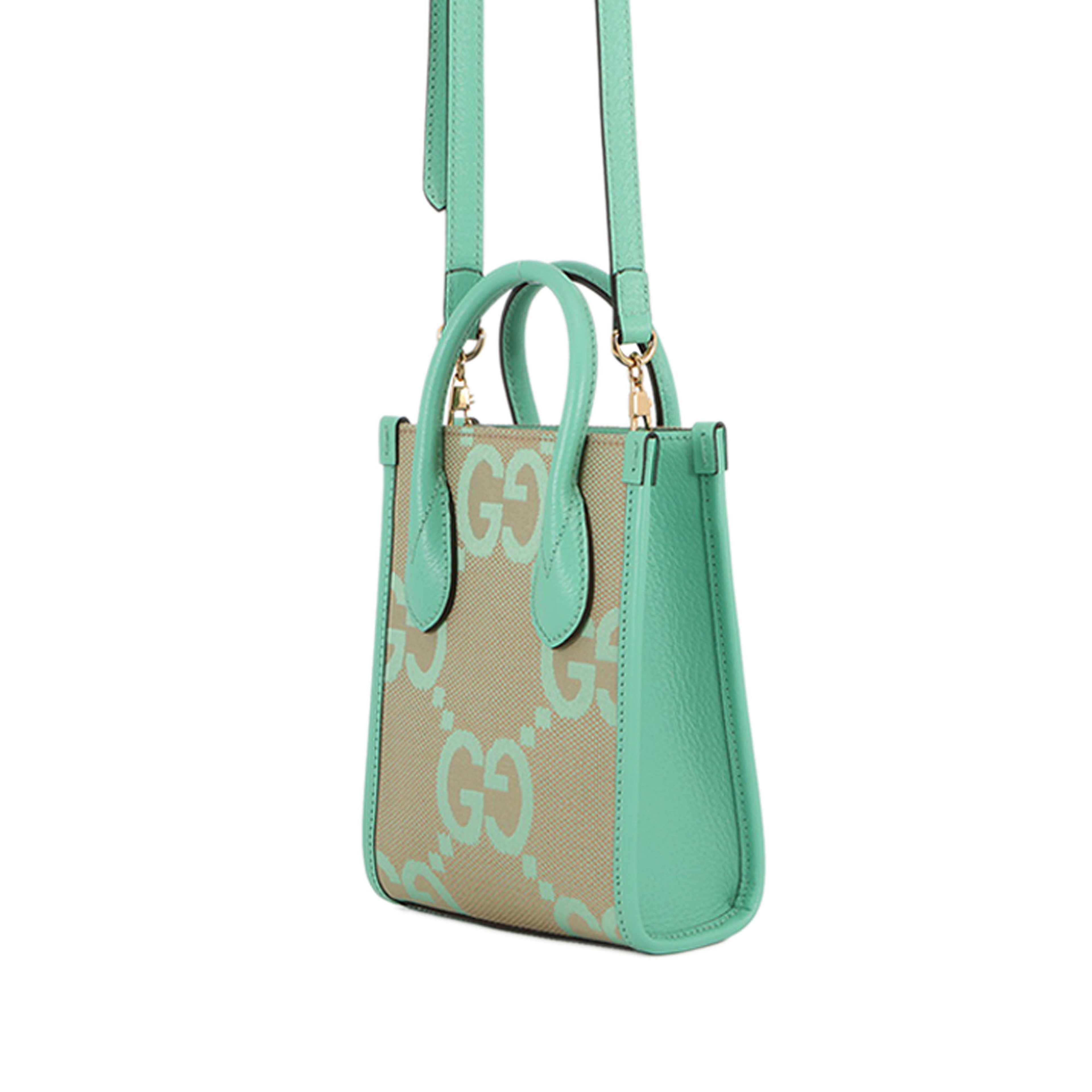 Gucci Mini Jumbo Gg Canvas Interlocking G Satchel, från Luxclusif, i färgen beige. Klicka för att öppna bilden i stort format