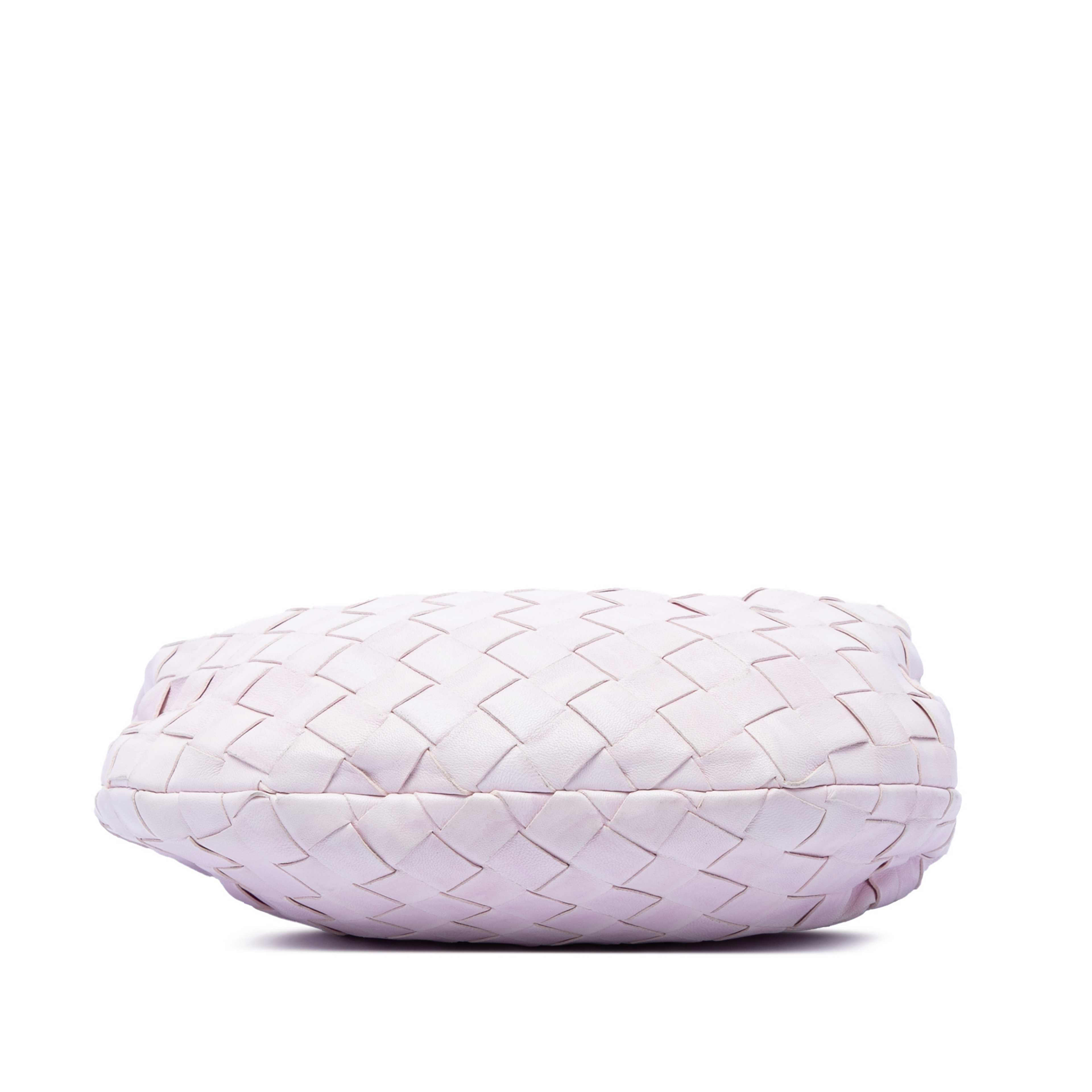 Bottega Veneta Mini Nappa Intrecciato Jodie, från Luxclusif, i färgen rosa. Klicka för att öppna bilden i stort format