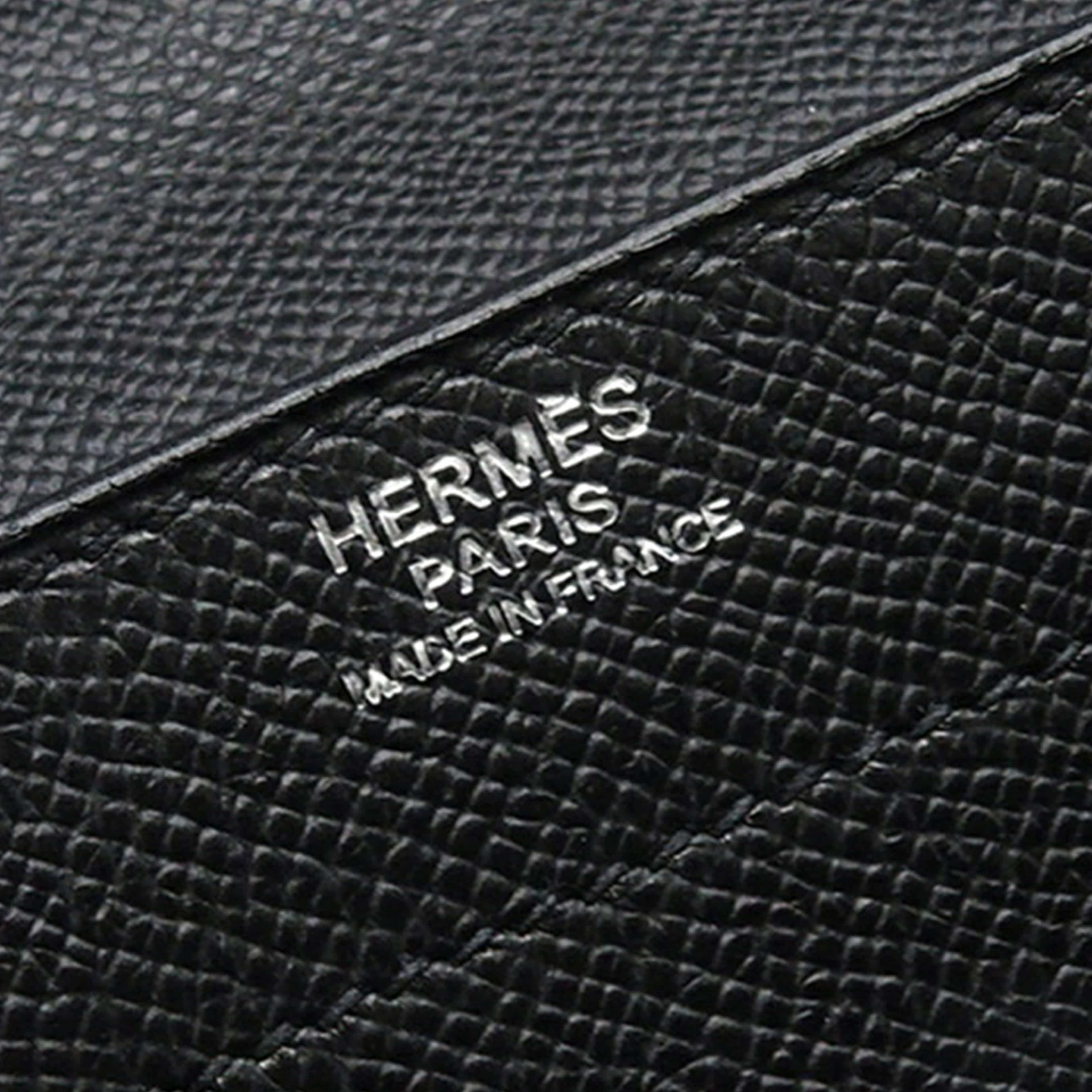 Hermès Swift Sac A Depeches 27, från Luxclusif, i färgen black. Klicka för att öppna bilden i stort format