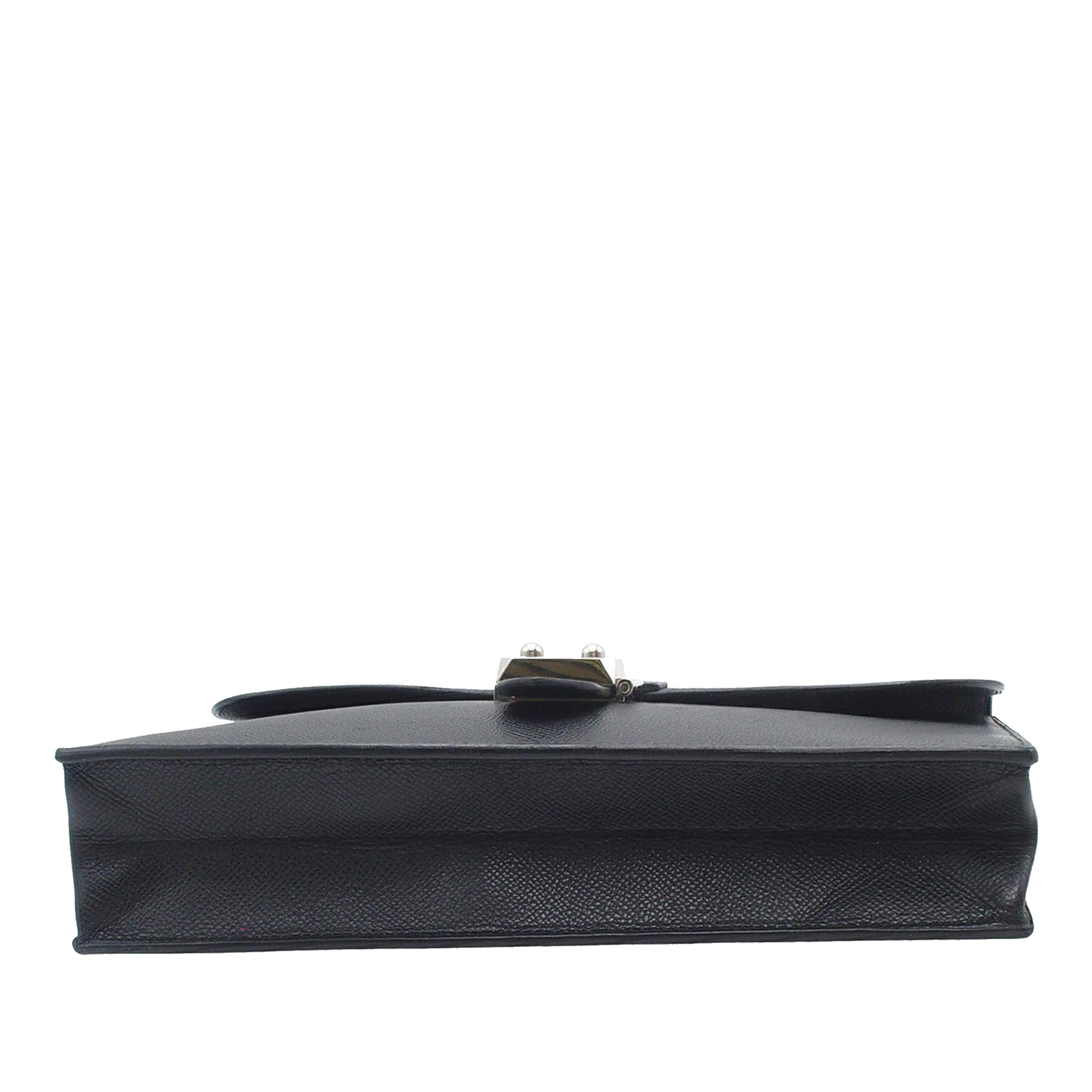 Hermès Swift Sac A Depeches 27, från Luxclusif, i färgen black. Klicka för att öppna bilden i stort format