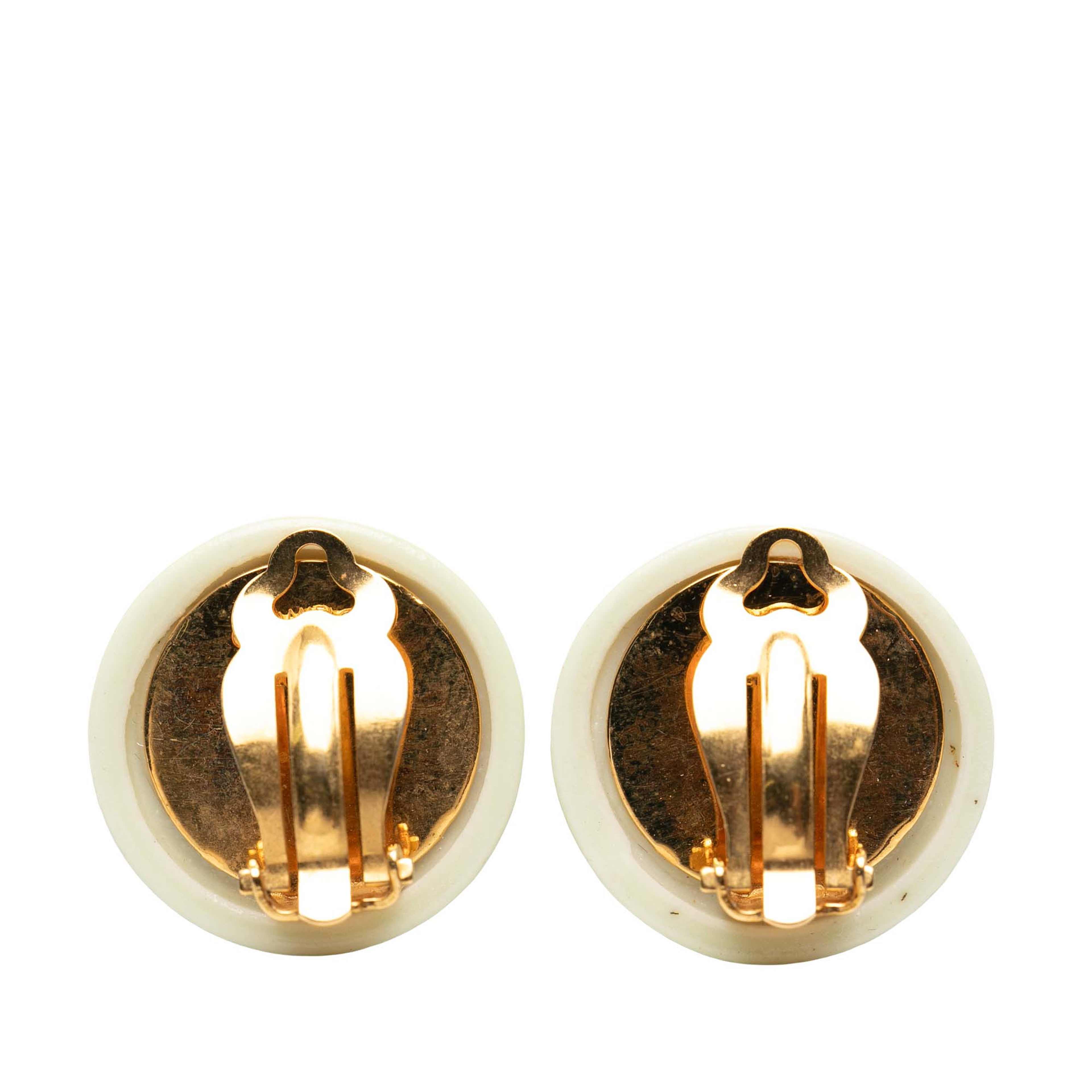 Chanel Cc Resin And Gold Plated Round Clip On Earrings, från Luxclusif, i färgen mint. Klicka för att öppna bilden i stort format