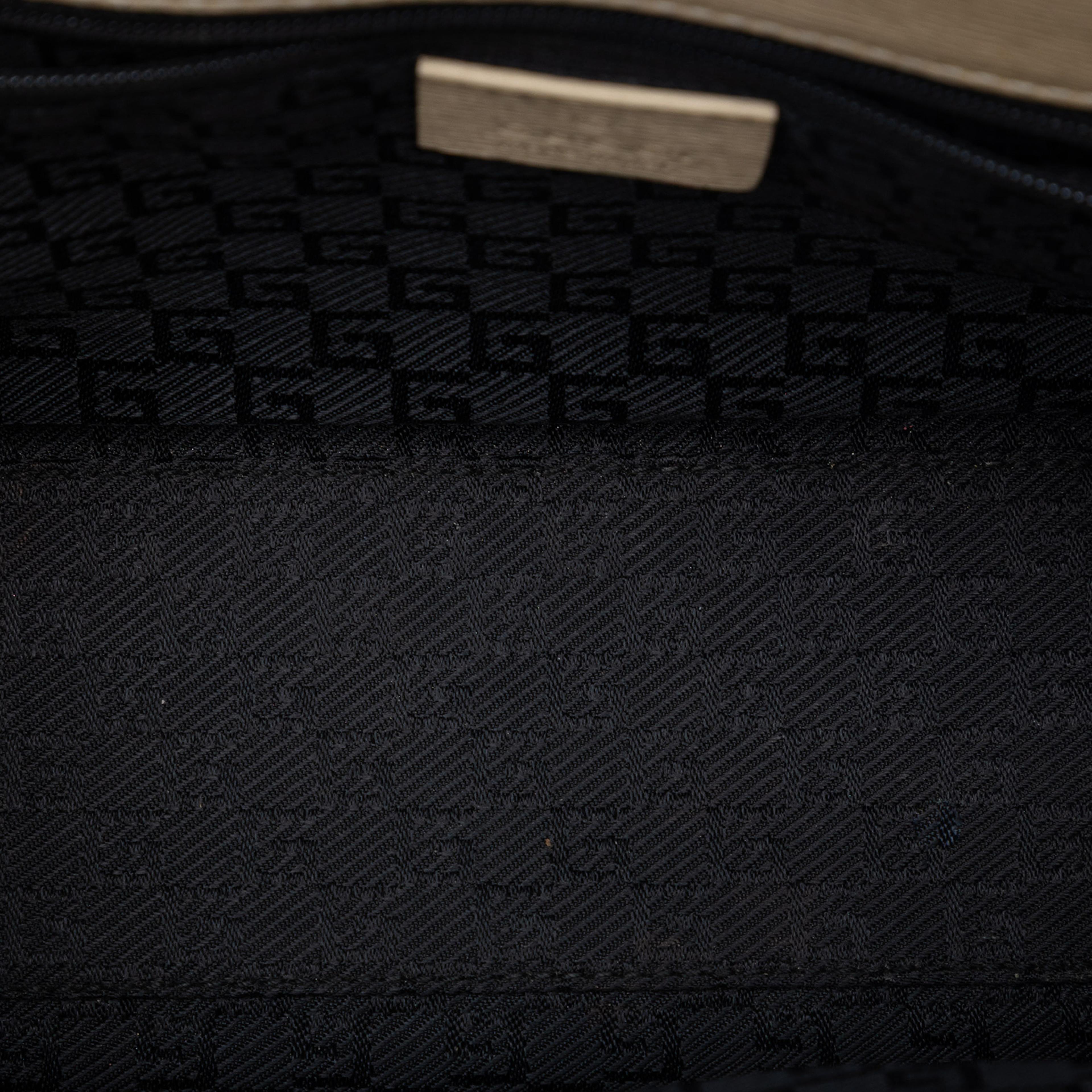 Gucci Calfskin Jackie Bardot Handbag, från Luxclusif, i färgen ivory. Klicka för att öppna bilden i stort format