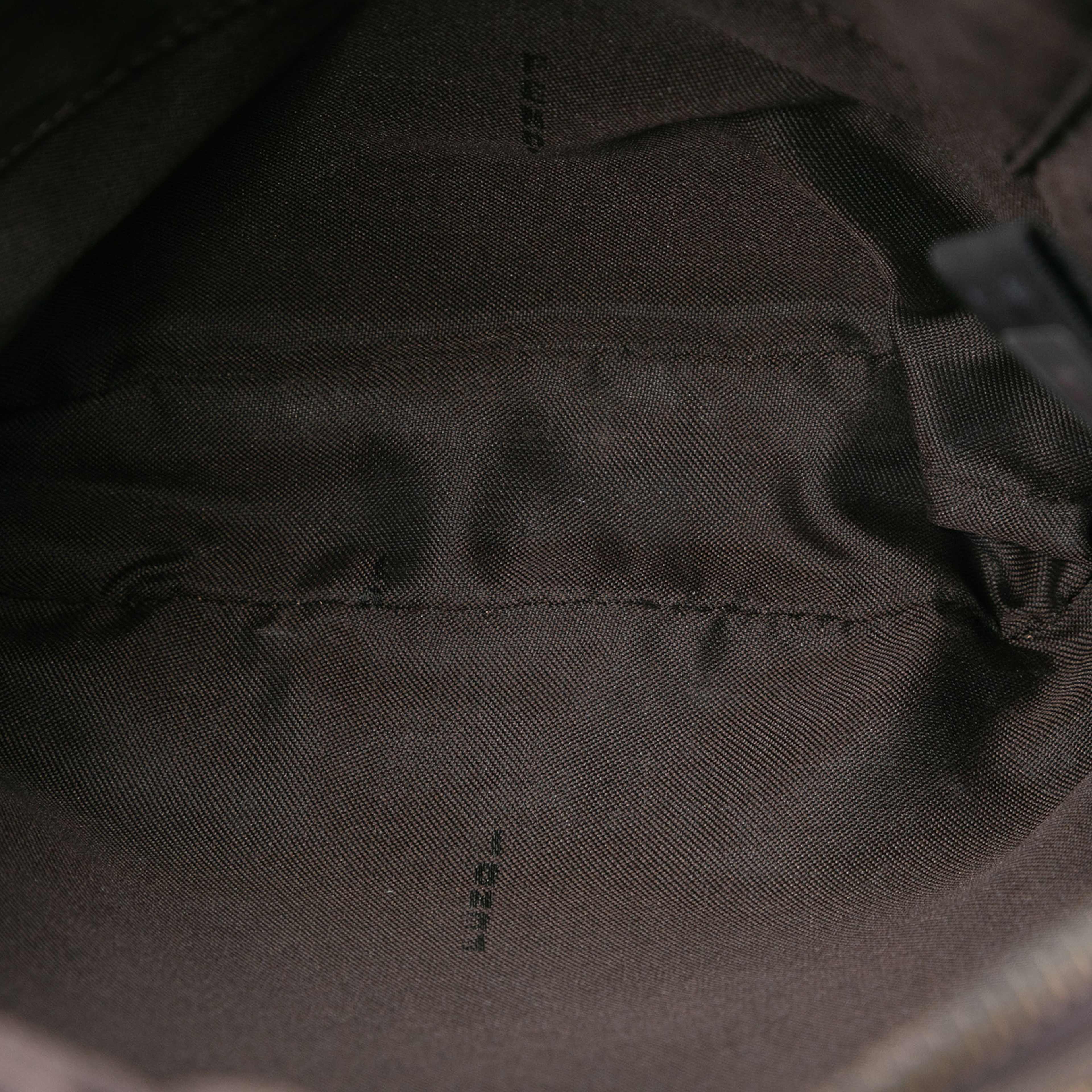Fendi Zucchino Canvas Crossbody, från Luxclusif, i färgen brun. Klicka för att öppna bilden i stort format