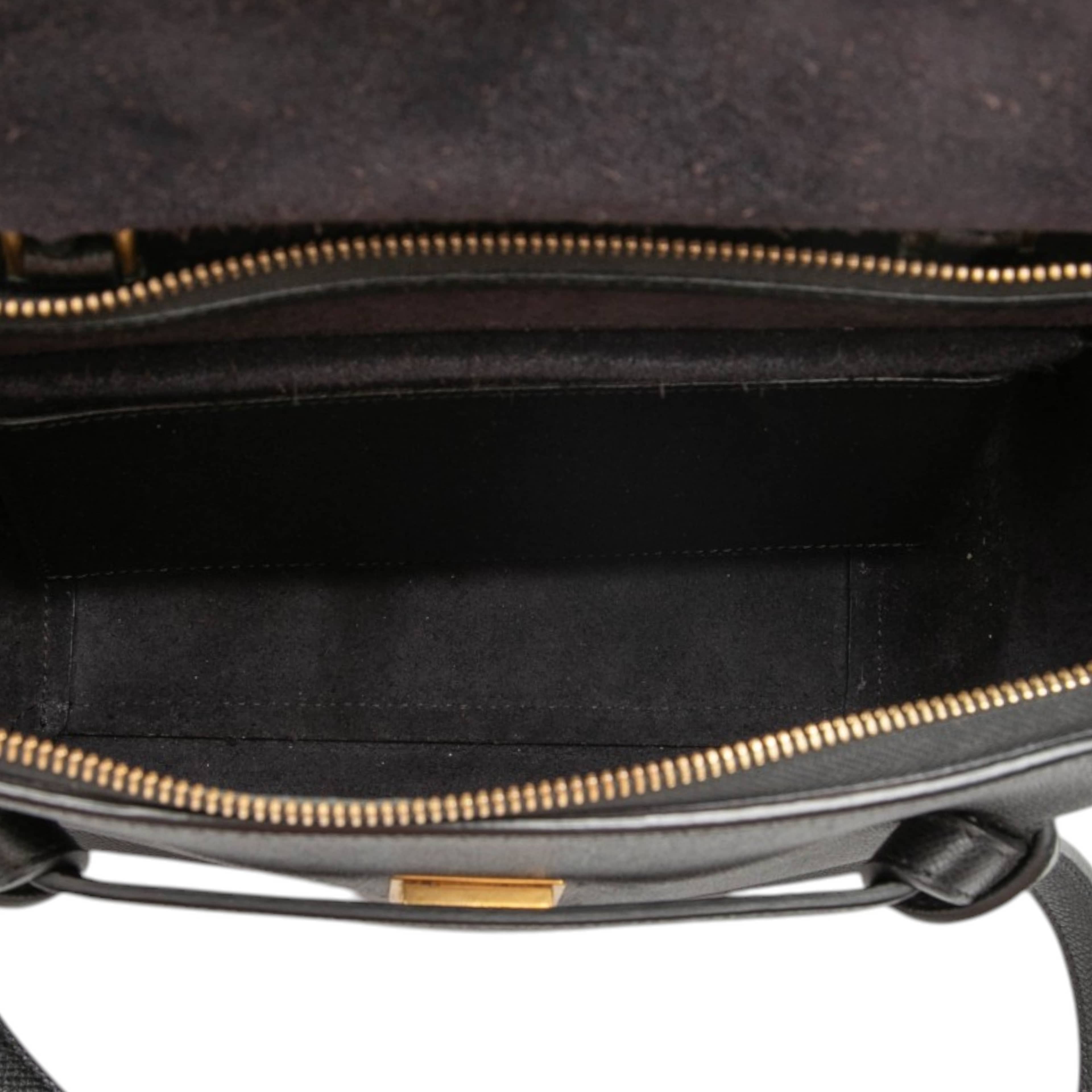 Celine Micro Grained Calfskin Belt Bag, från Luxclusif, i färgen black. Klicka för att öppna bilden i stort format