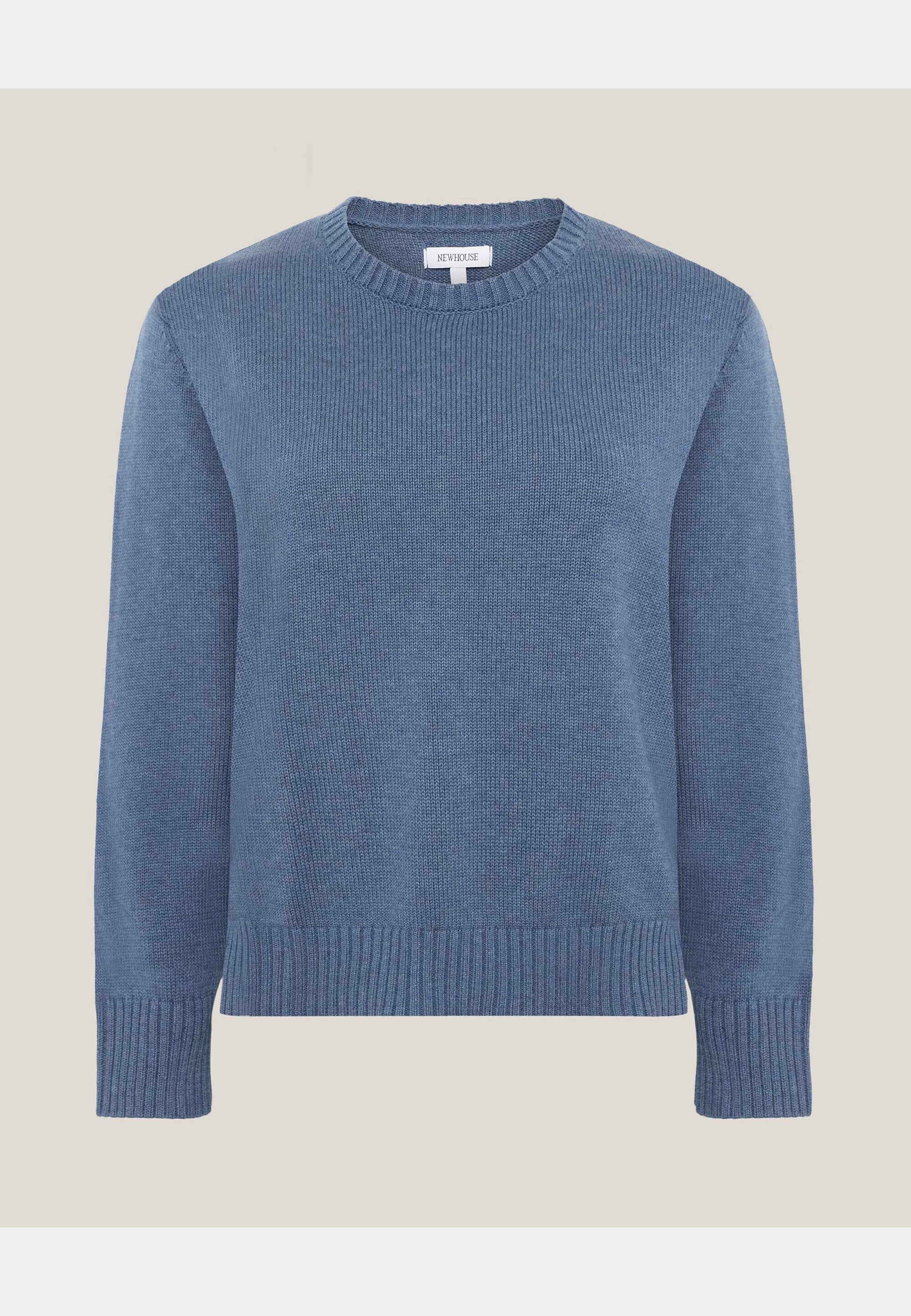 Roe Sweater, från Newhouse, i färgen mellanblå. Klicka för att öppna bilden i stort format