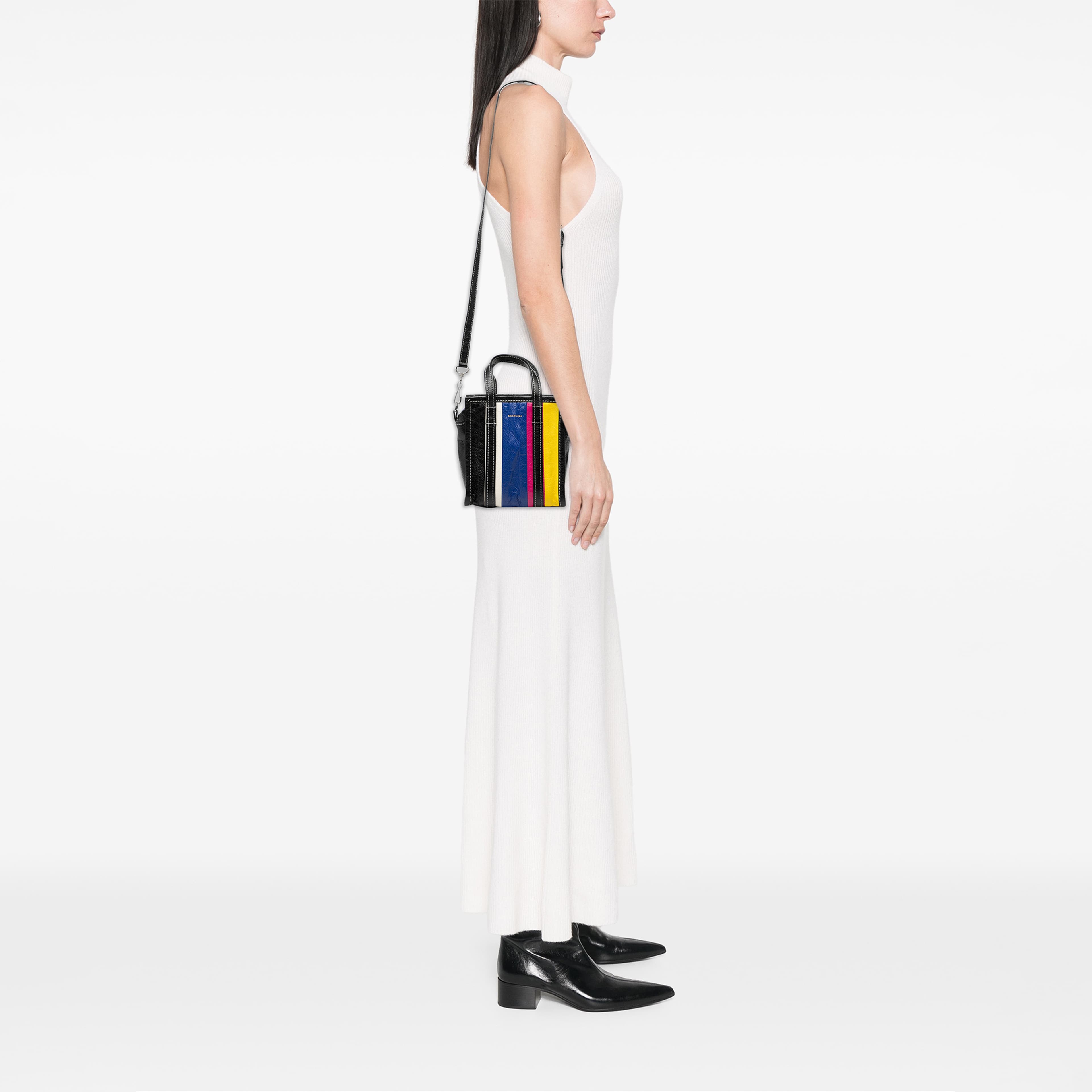 Balenciaga Xxs Lambskin Bazar Shopper Satchel, från Luxclusif, i färgen svart. Klicka för att öppna bilden i stort format