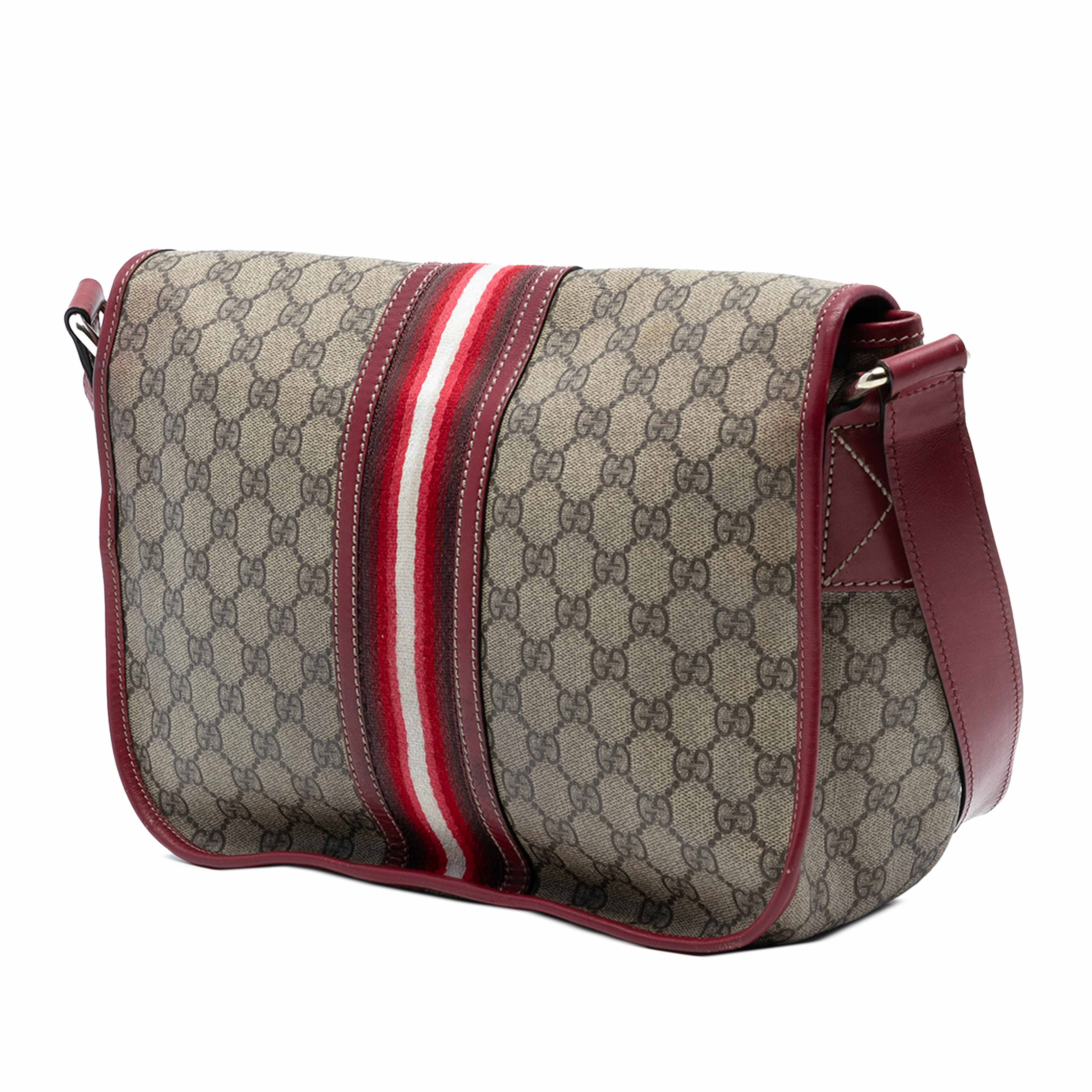 Gucci Gg Supreme Web Crossbody, från Luxclusif, i färgen röd. Klicka för att öppna bilden i stort format