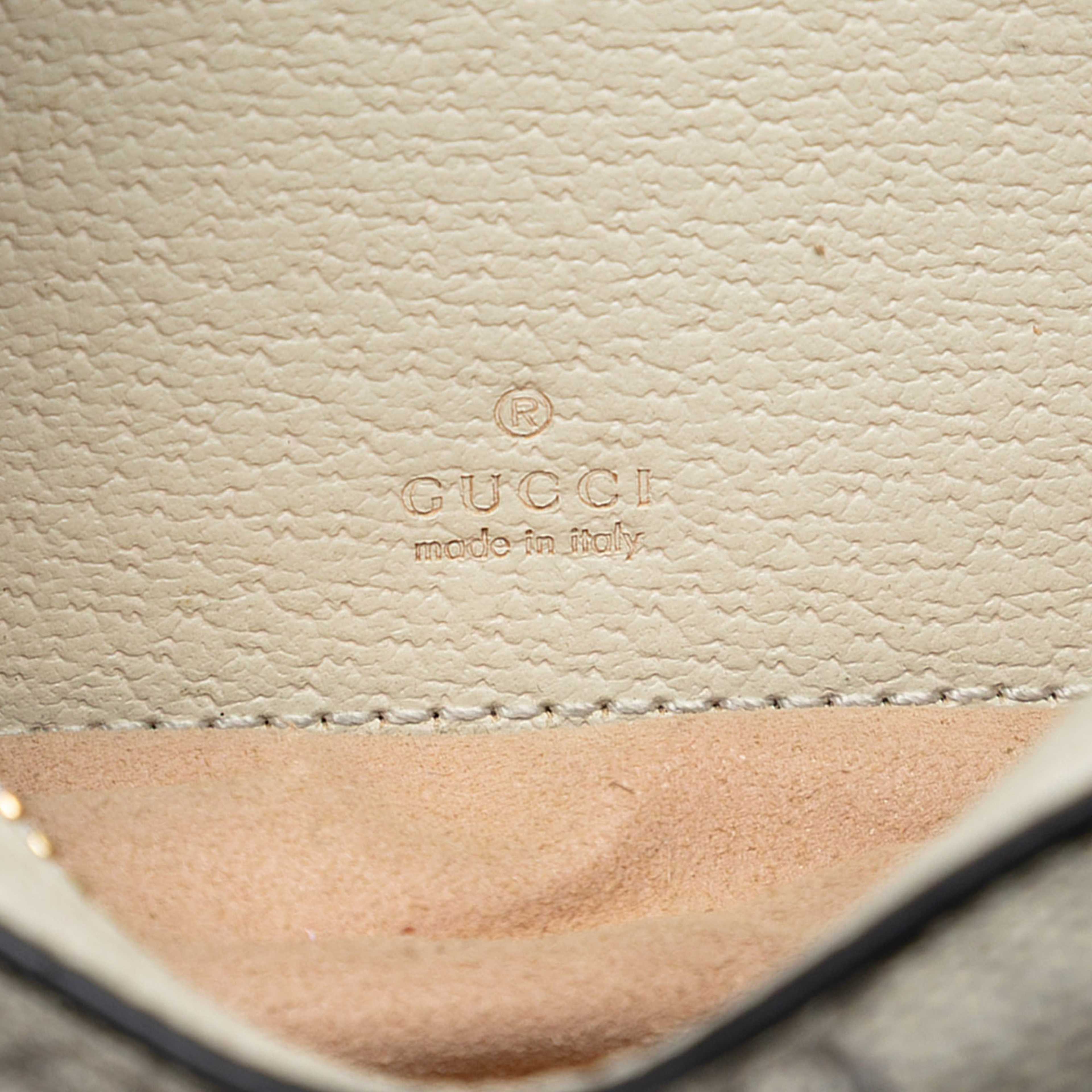 Gucci Mini Gg Supreme Web Ophidia Shoulder Bag, från Luxclusif, i färgen beige. Klicka för att öppna bilden i stort format