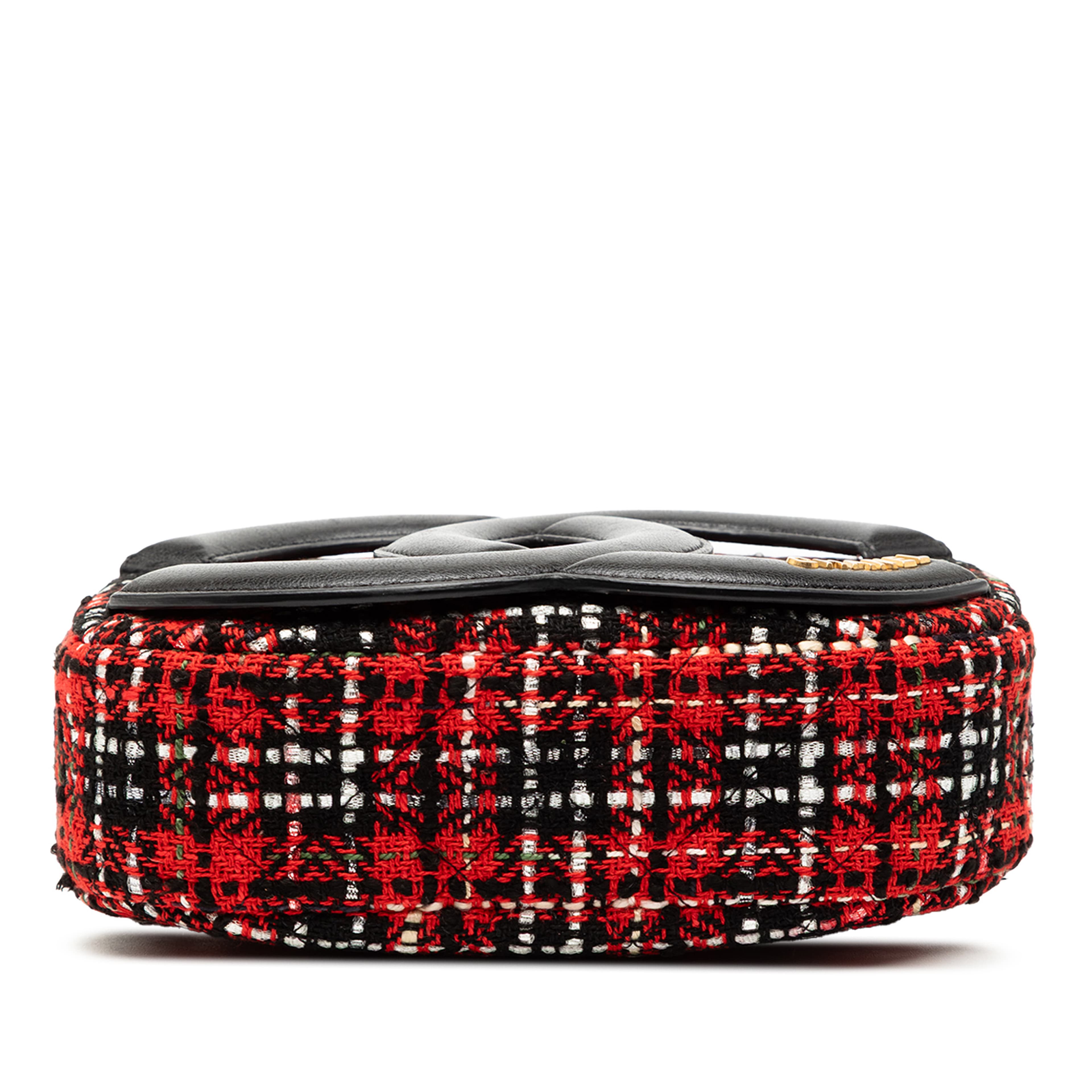 Chanel Tweed And Lambskin Coco Midnight Camera Bag, från Luxclusif, i färgen red. Klicka för att öppna bilden i stort format