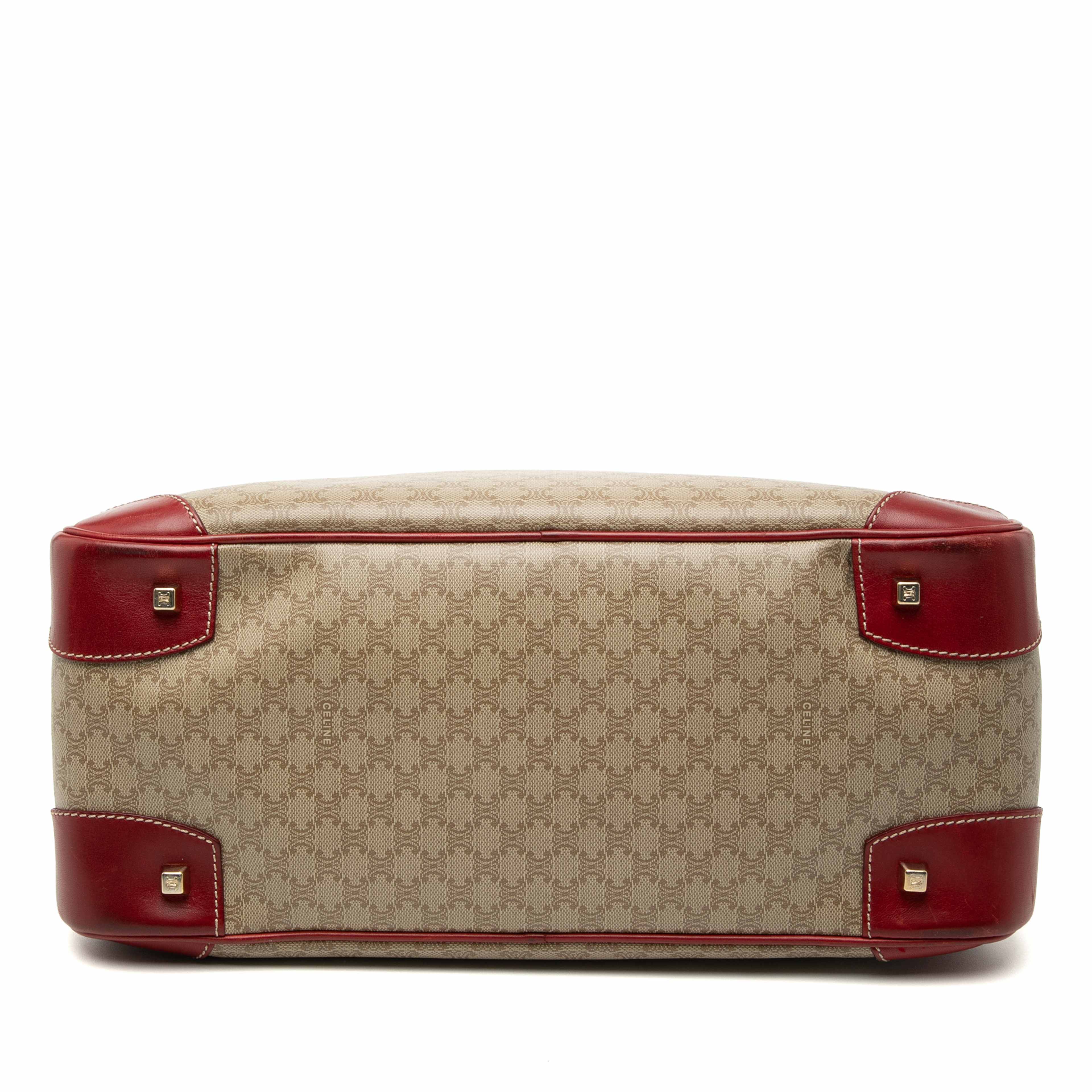 Celine Macadam Coated Canvas Handbag, från Luxclusif, i färgen beige. Klicka för att öppna bilden i stort format