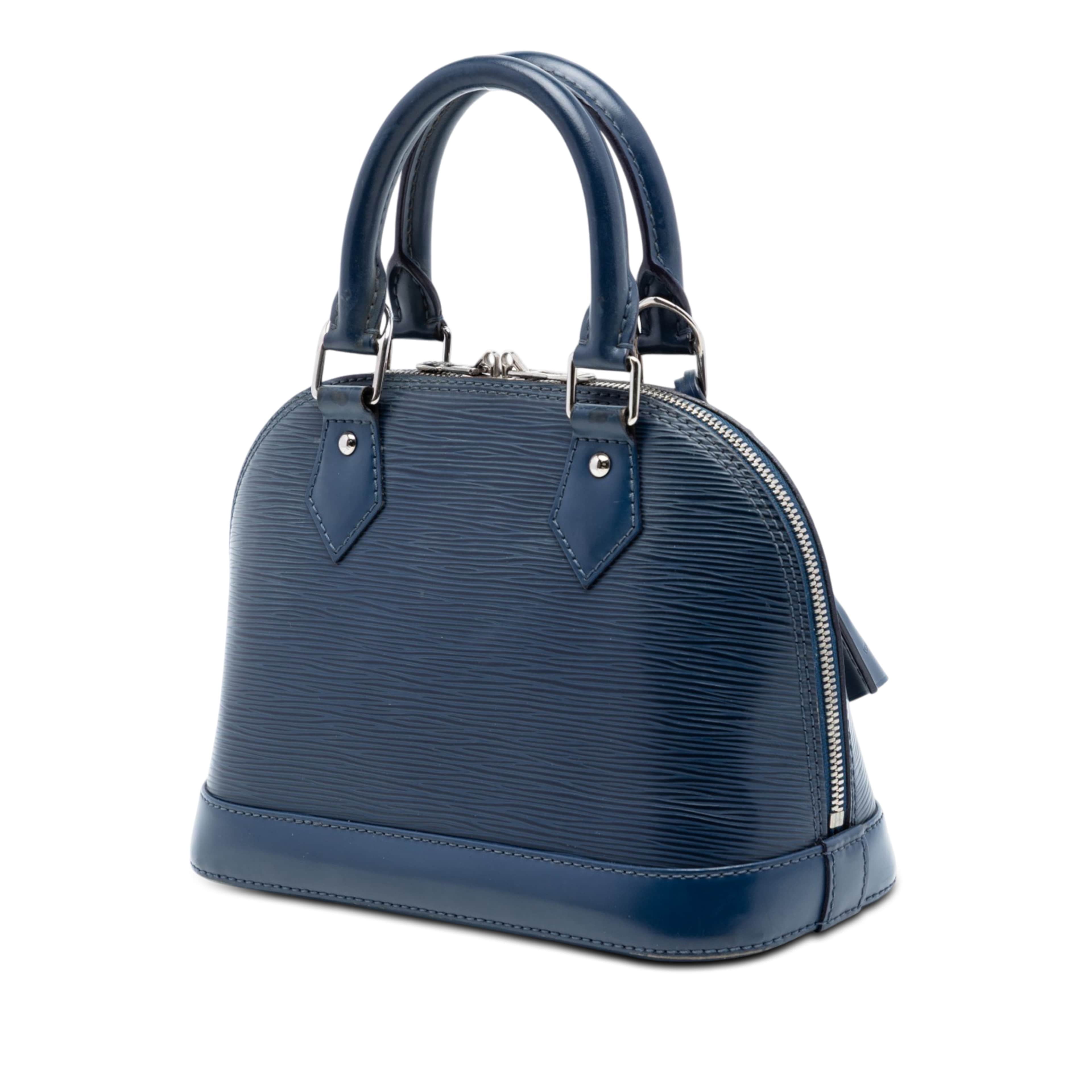 Louis Vuitton Epi Alma Bb, från Luxclusif, i färgen blå. Klicka för att öppna bilden i stort format