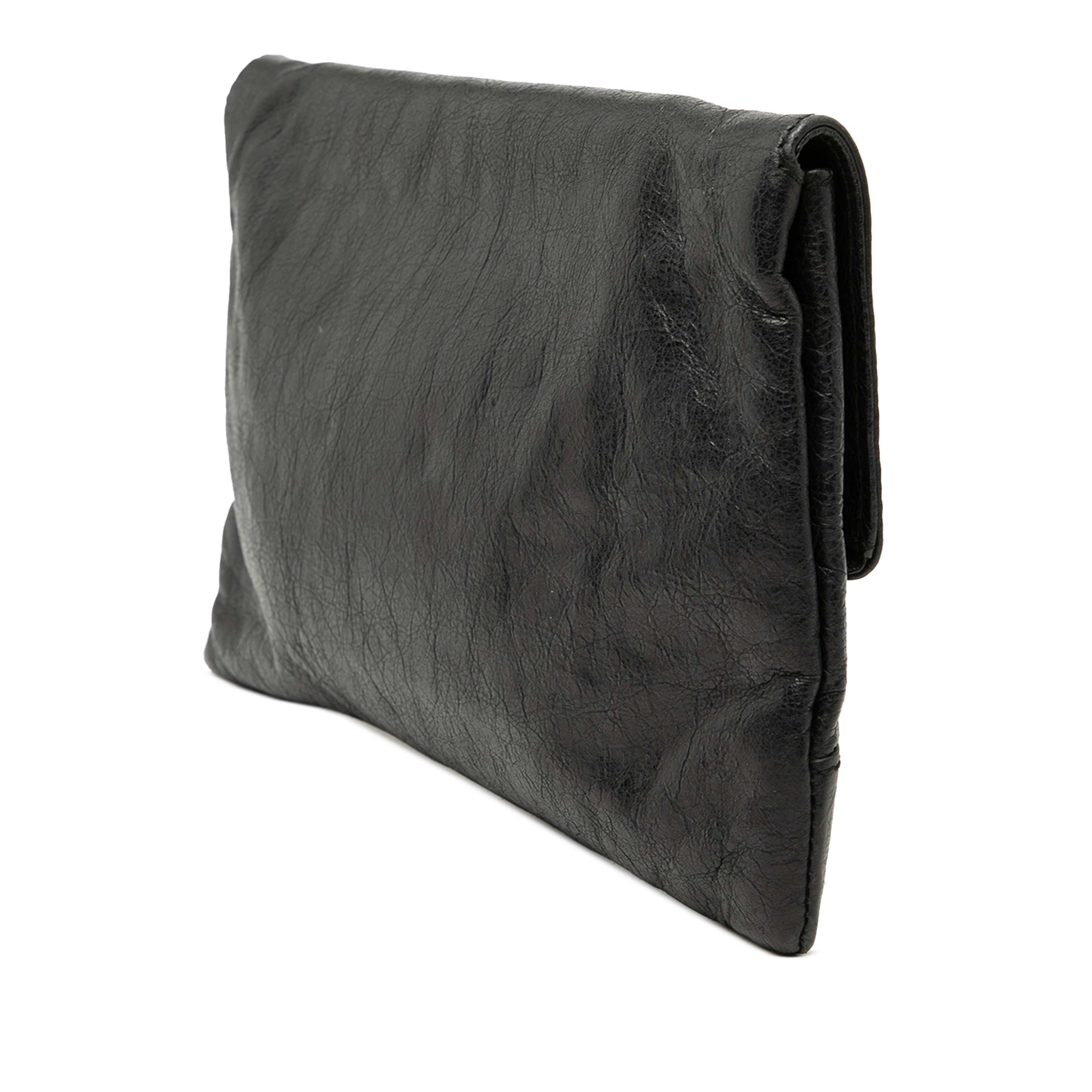 Balenciaga Lambskin Motocross Giant 12 Envelope Clutch, från Luxclusif, i färgen black. Klicka för att öppna bilden i stort format