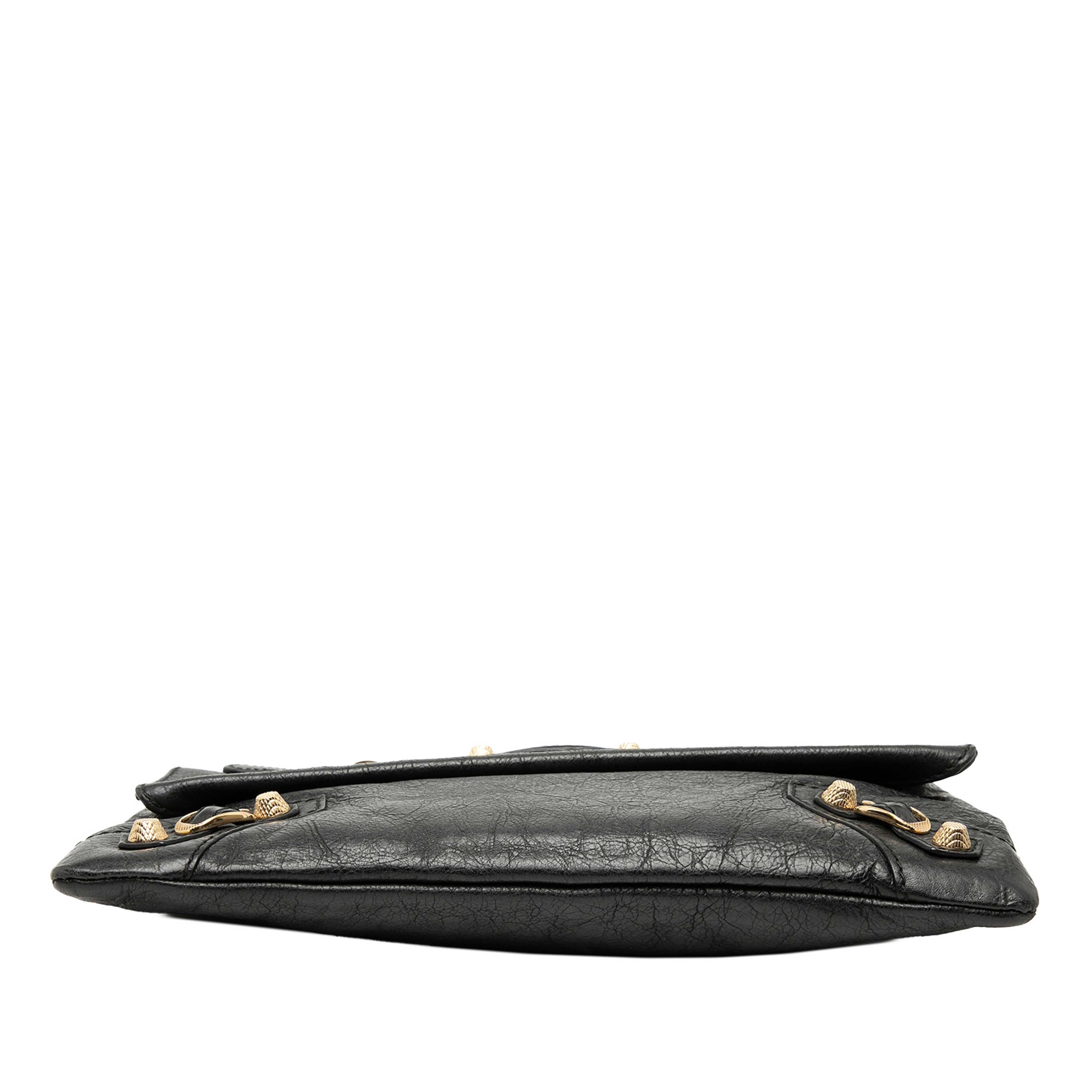 Balenciaga Lambskin Motocross Giant 12 Envelope Clutch, från Luxclusif, i färgen svart. Klicka för att öppna bilden i stort format