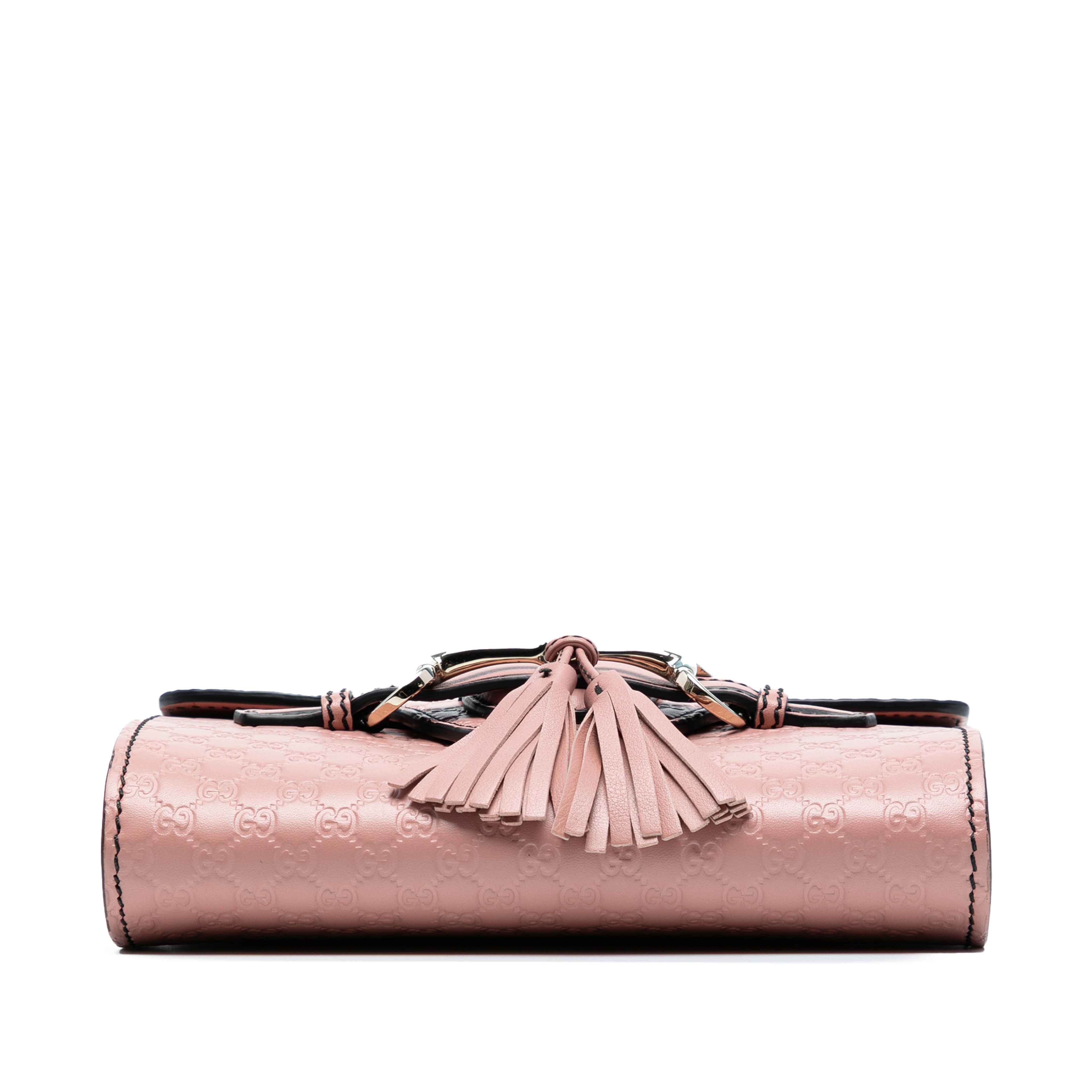 Gucci Mini Microguccissima Emily Crossbody, från Luxclusif, i färgen pink. Klicka för att öppna bilden i stort format