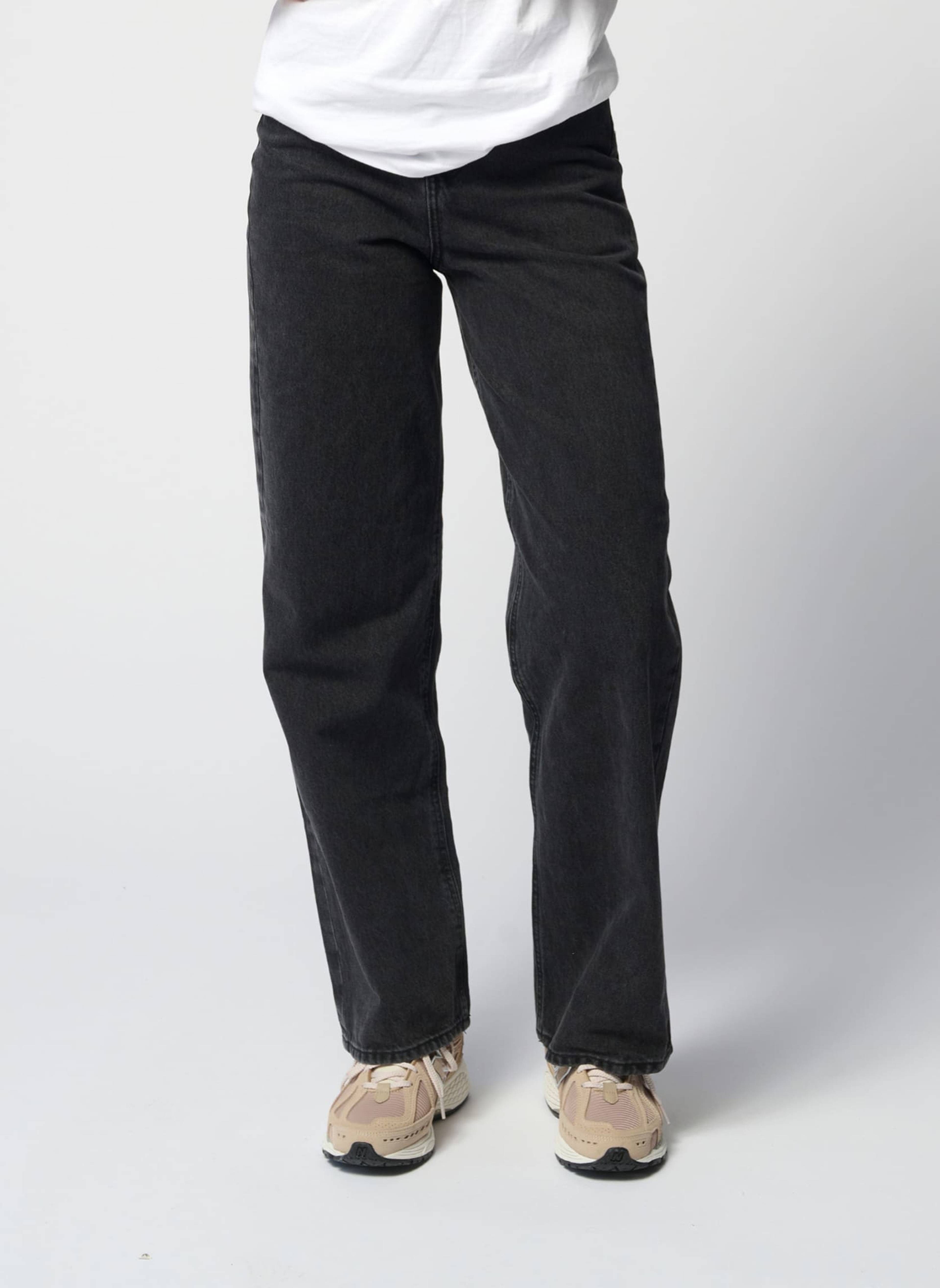 Performance Loose Jeans