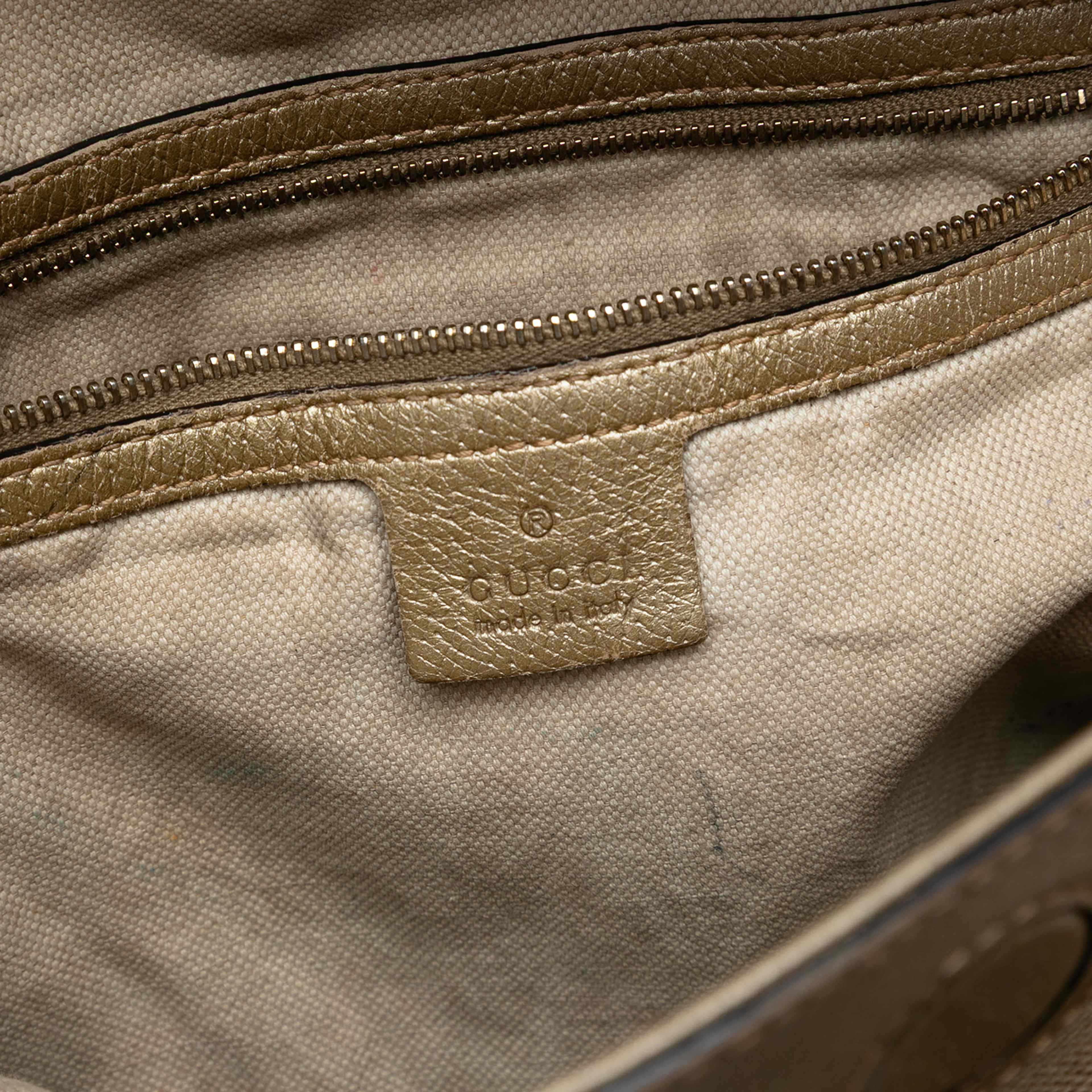 Gucci Medium Gg Canvas Bree Satchel, från Luxclusif, i färgen beige. Klicka för att öppna bilden i stort format