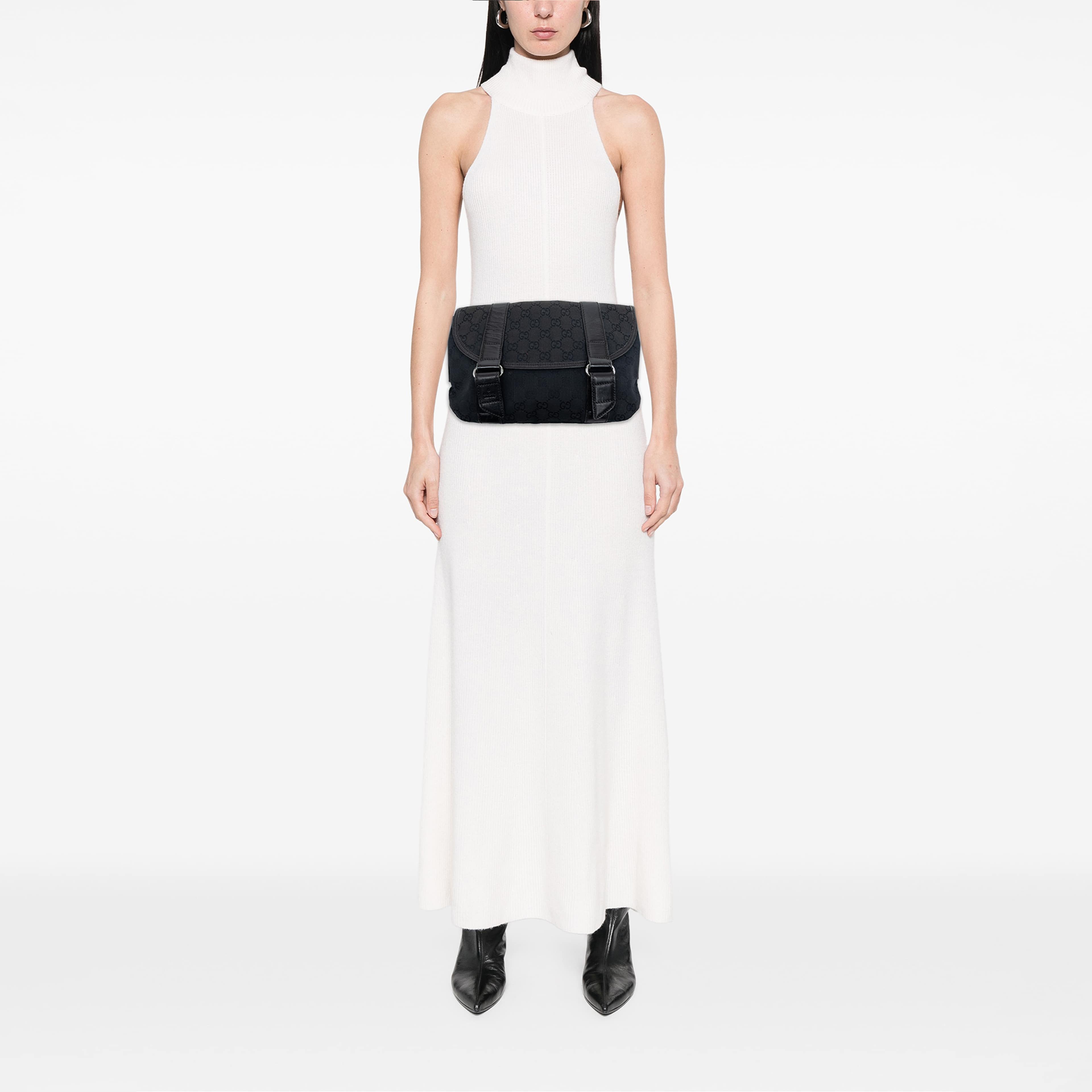 Gucci Gg Canvas Belt Bag, från Luxclusif, i färgen svart. Klicka för att öppna bilden i stort format