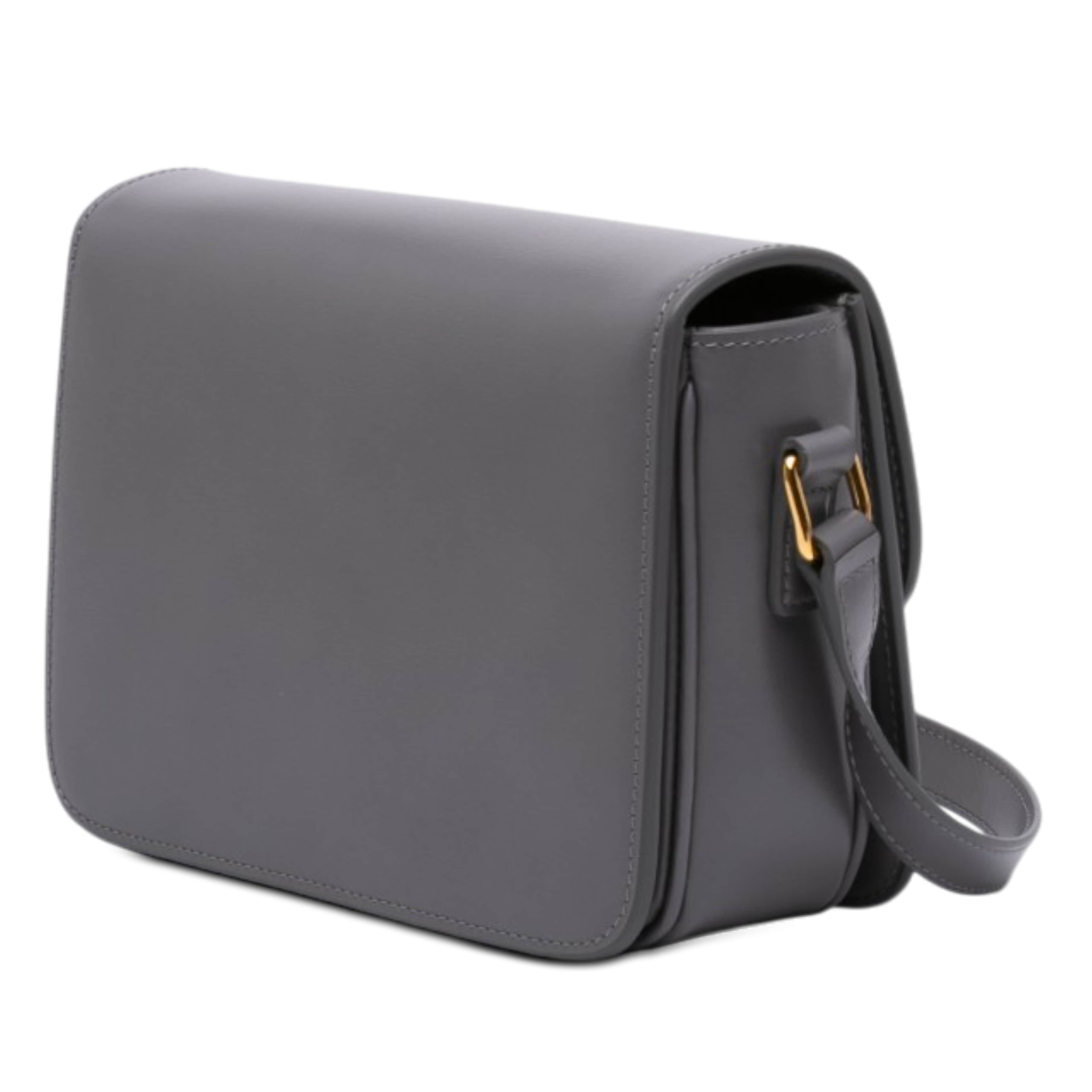 Celine Teen Shiny Calfskin Triomphe Crossbody, från Luxclusif, i färgen grå. Klicka för att öppna bilden i stort format