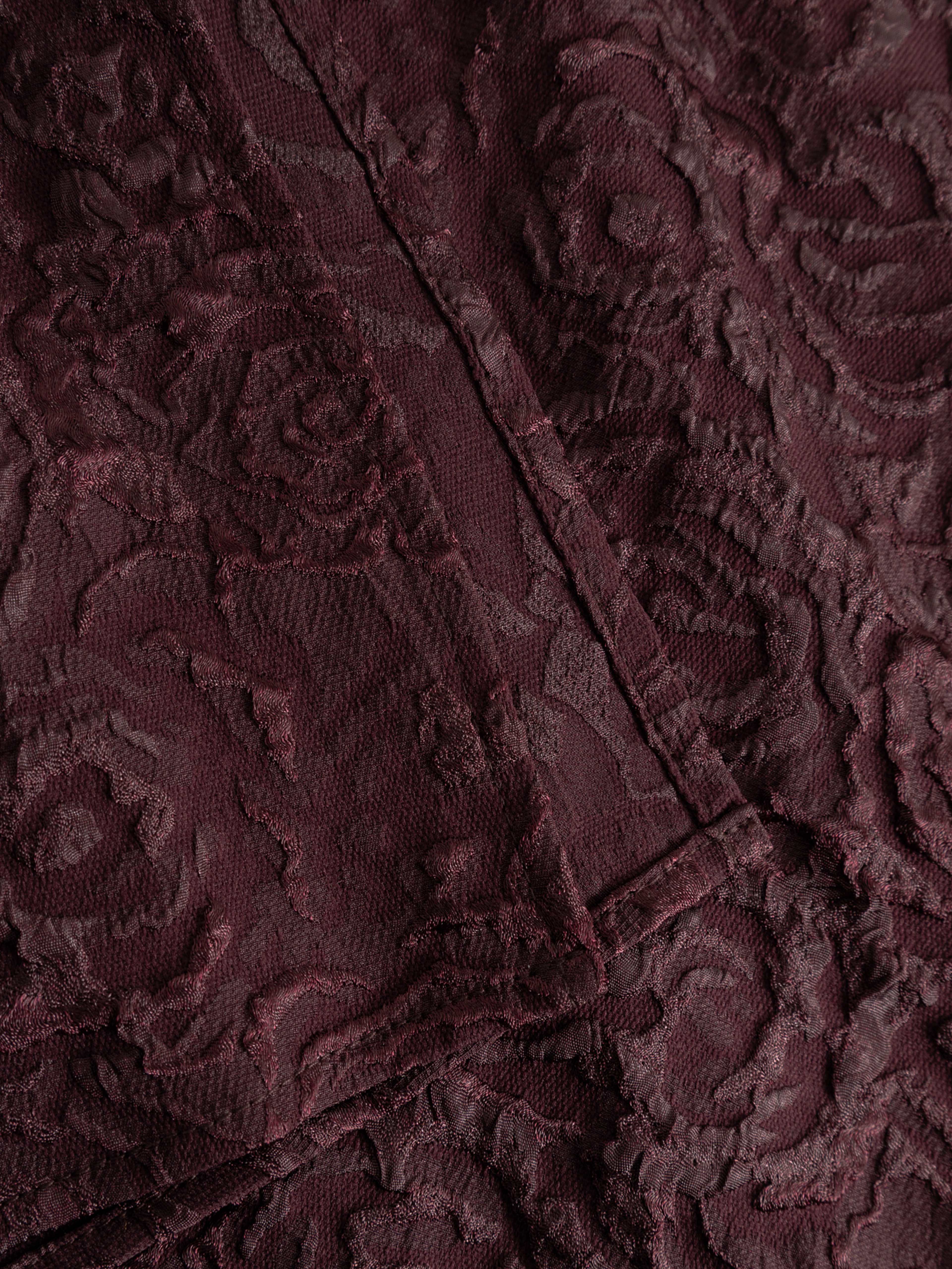 N-pastis Long Dress - Winetasting, från Noella, i färgen winetasting. Klicka för att öppna bilden i stort format