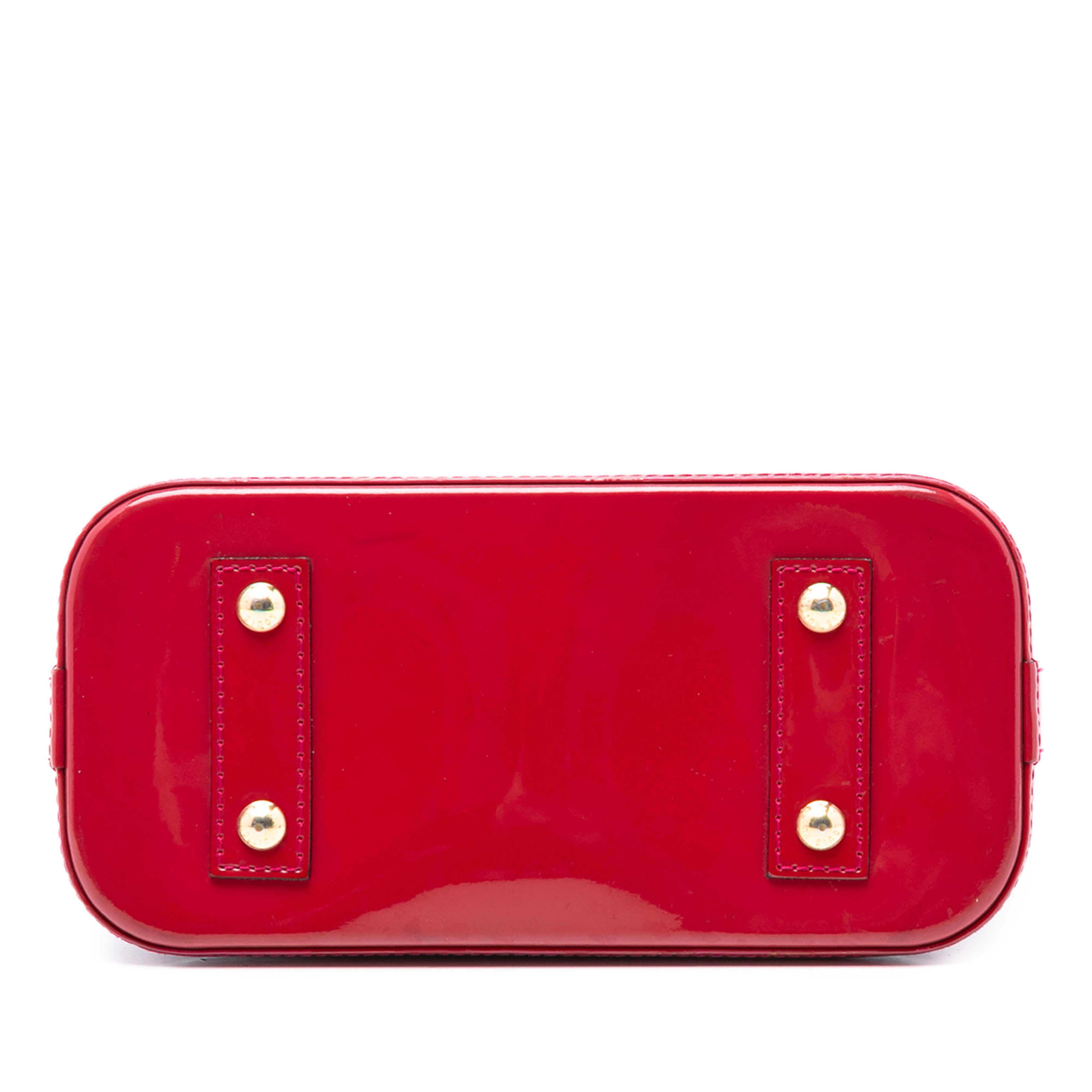 Louis Vuitton Monogram Vernis Alma Bb, från Luxclusif, i färgen dark pink. Klicka för att öppna bilden i stort format