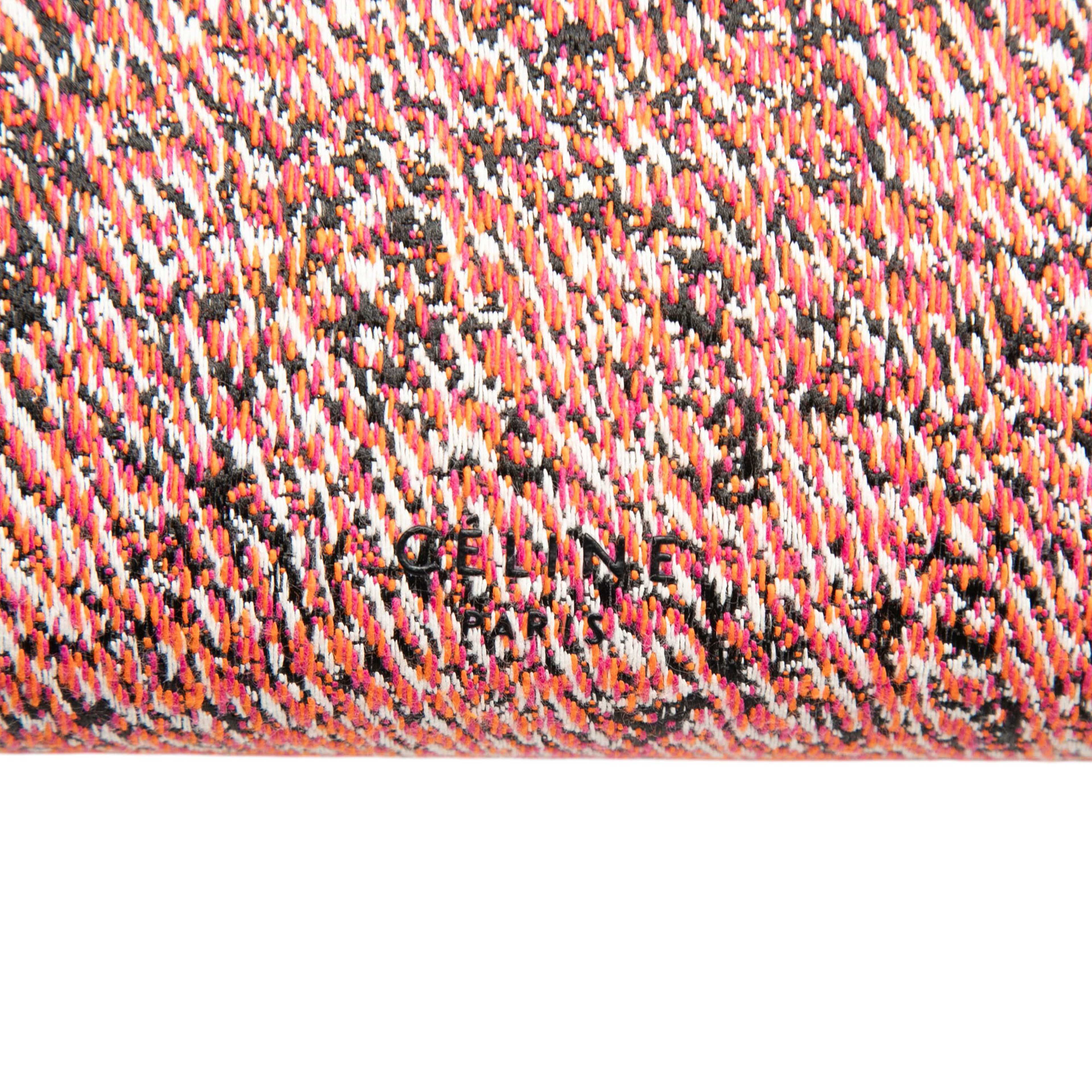 Celine Micro Tweed Belt Satchel, från Luxclusif, i färgen svart. Klicka för att öppna bilden i stort format