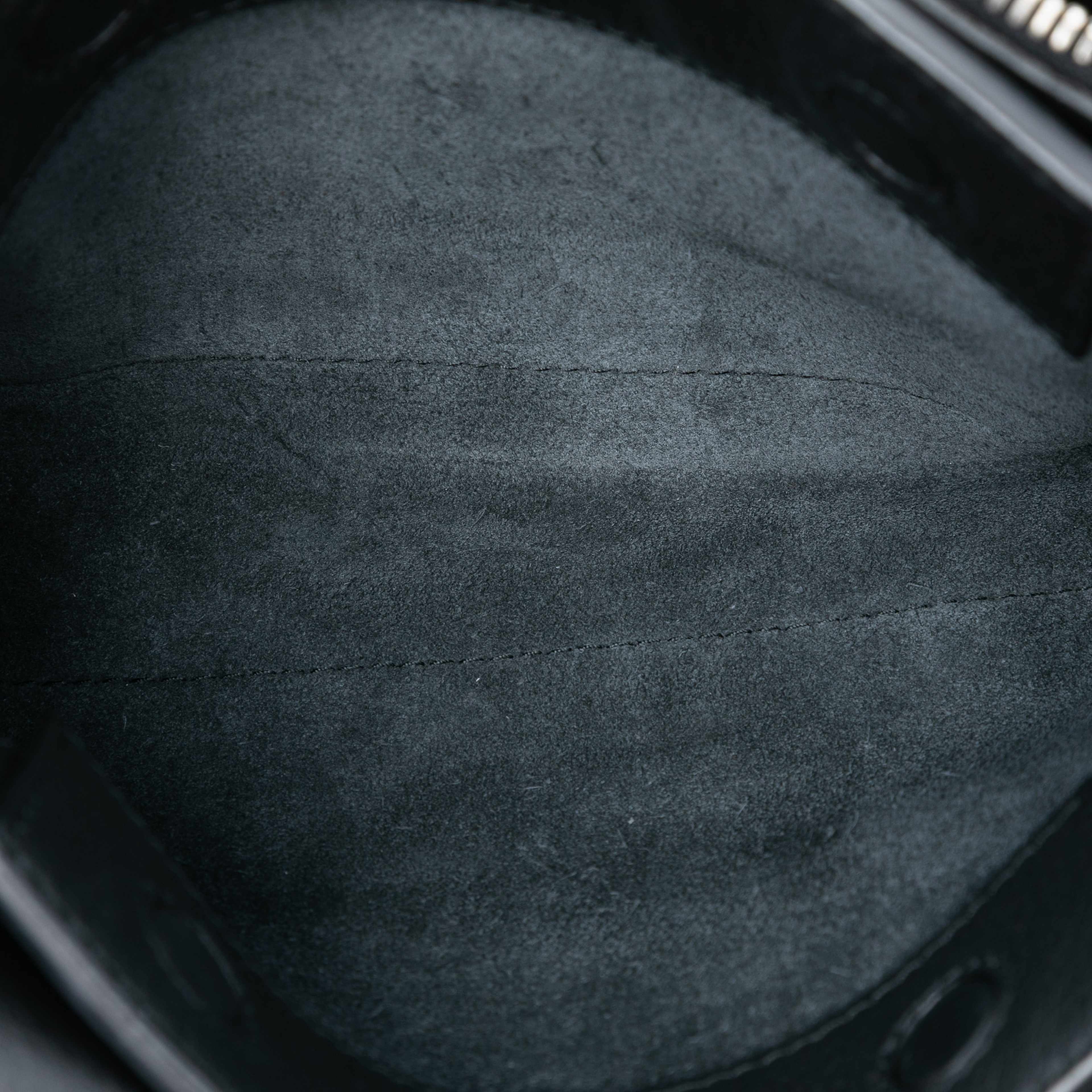 Balenciaga Leather Papier Triple Zip Around Xs Crossbody, från Luxclusif, i färgen black. Klicka för att öppna bilden i stort format