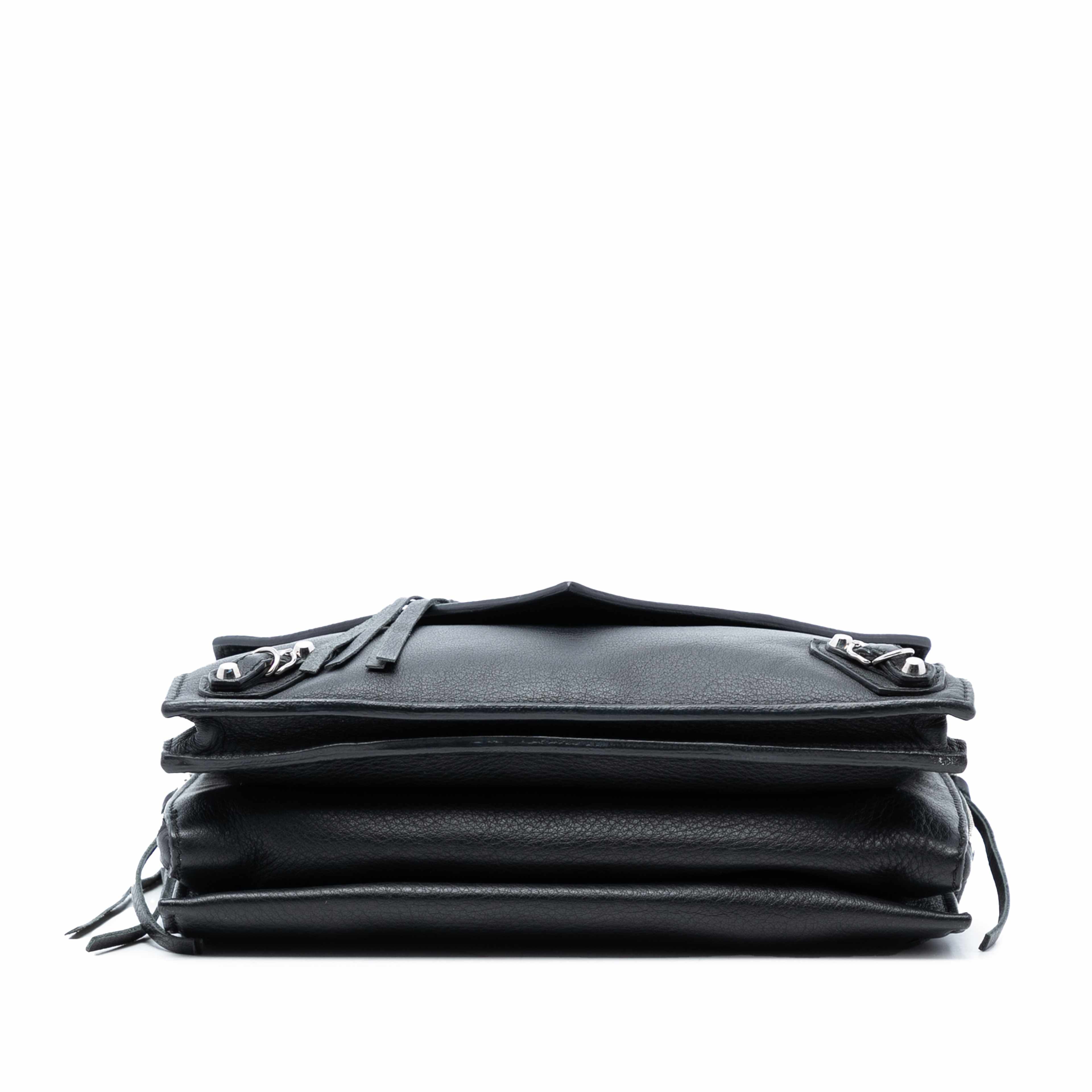 Balenciaga Leather Papier Triple Zip Around Xs Crossbody, från Luxclusif, i färgen black. Klicka för att öppna bilden i stort format