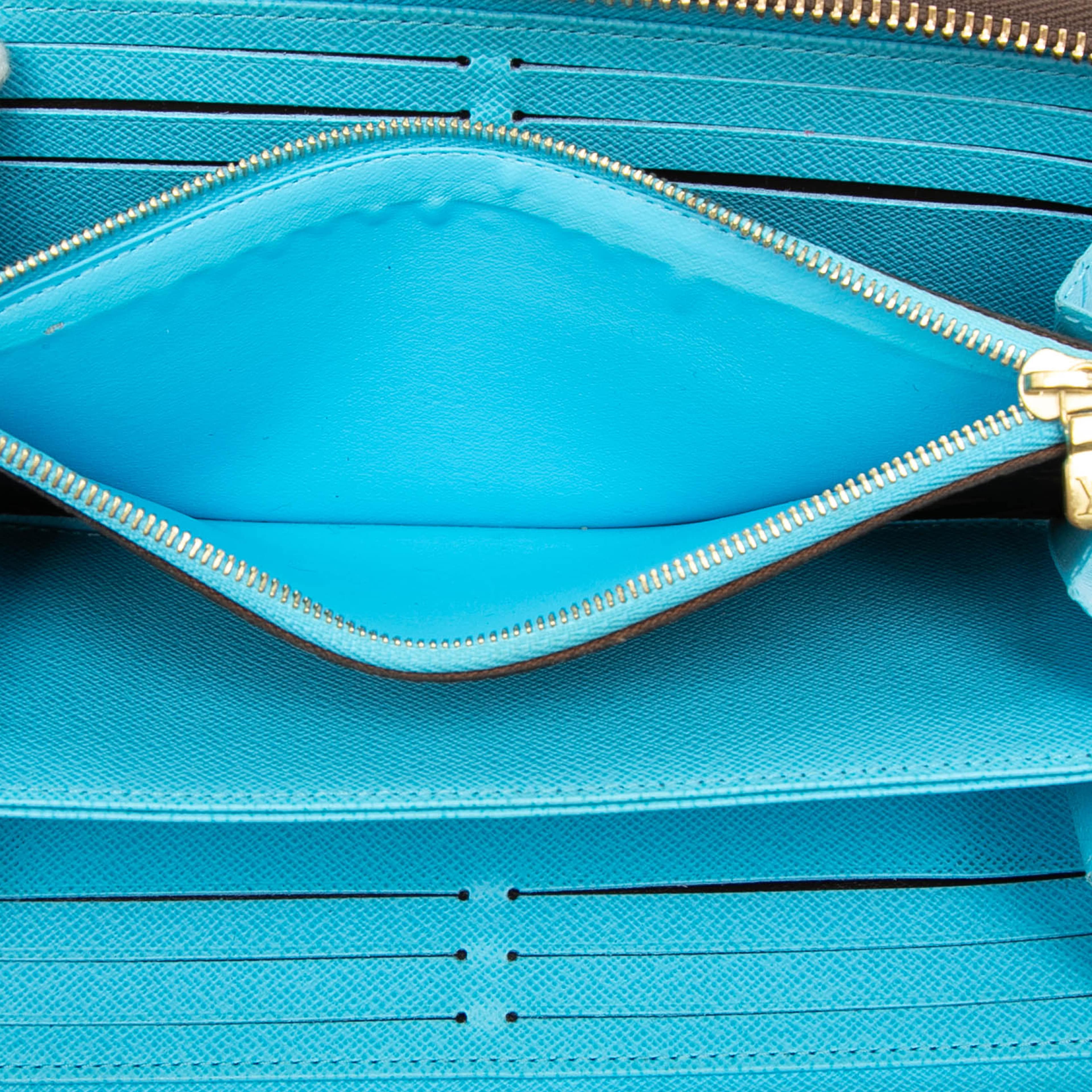 Louis Vuitton Monogram Vivienne In Tokyo Zippy Long Wallet, från Luxclusif, i färgen brown. Klicka för att öppna bilden i stort format