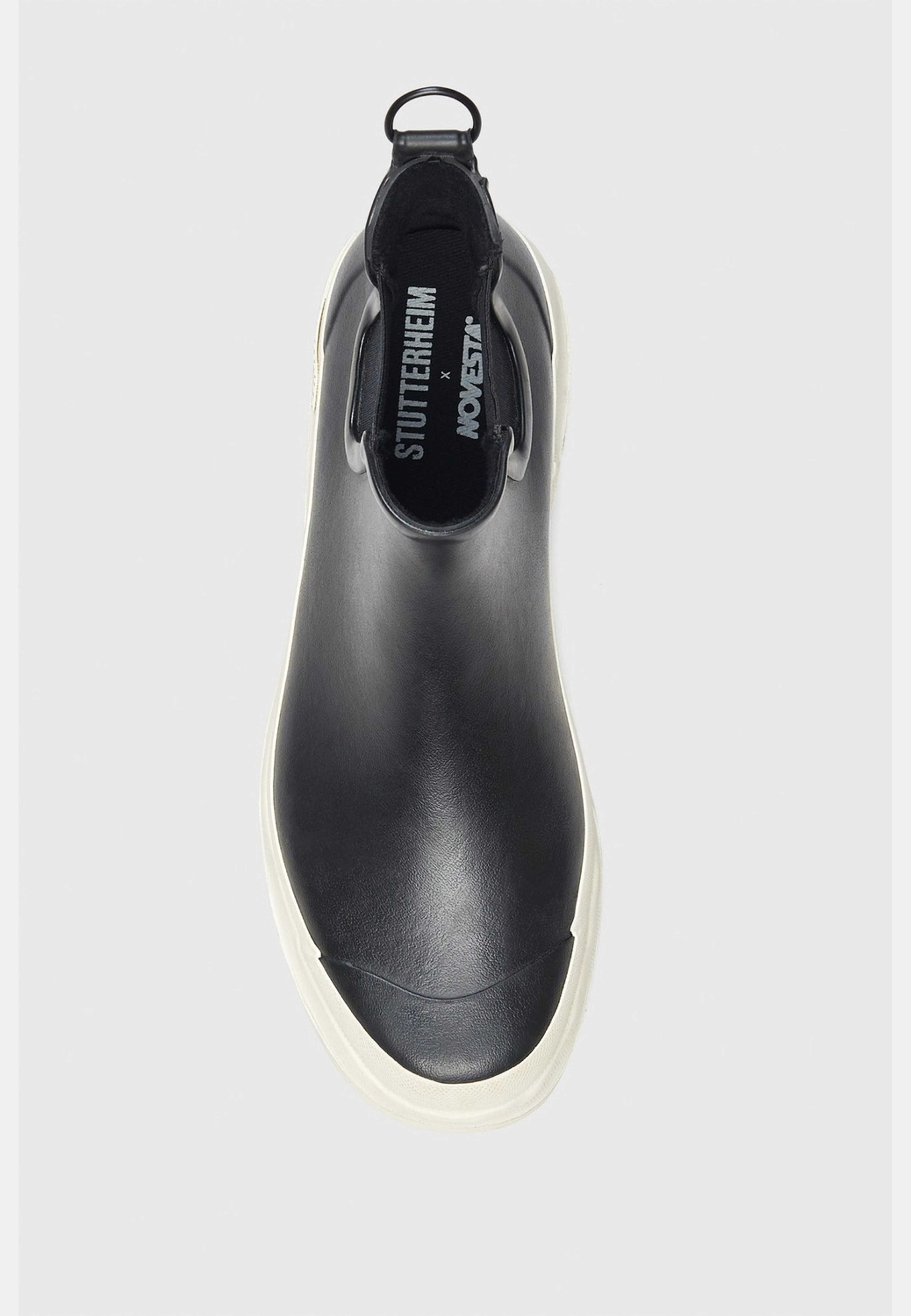 Chelsea Rainwalker, från Stutterheim, i färgen black/white. Klicka för att öppna bilden i stort format