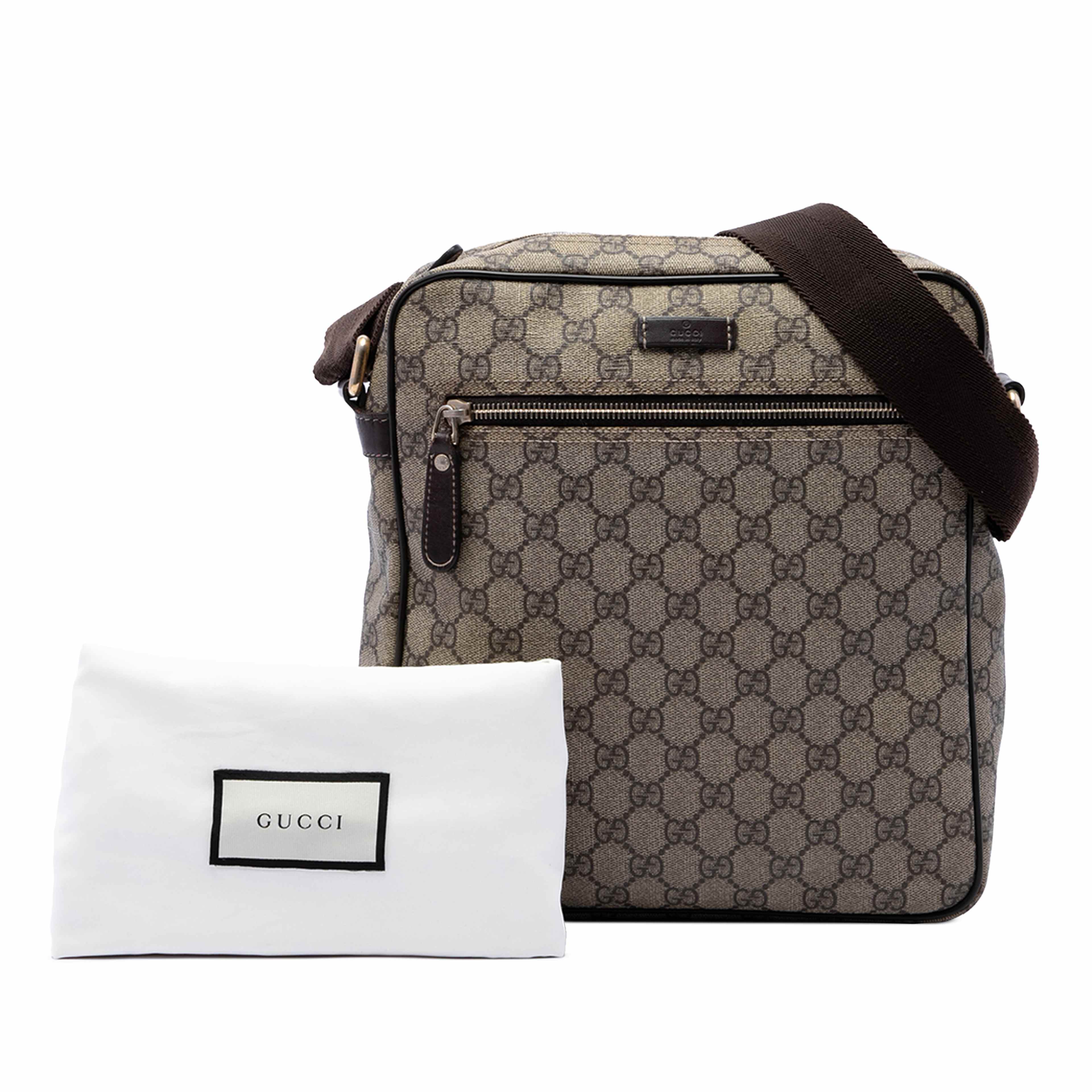 Gucci Gg Supreme Crossbody, från Luxclusif, i färgen beige. Klicka för att öppna bilden i stort format