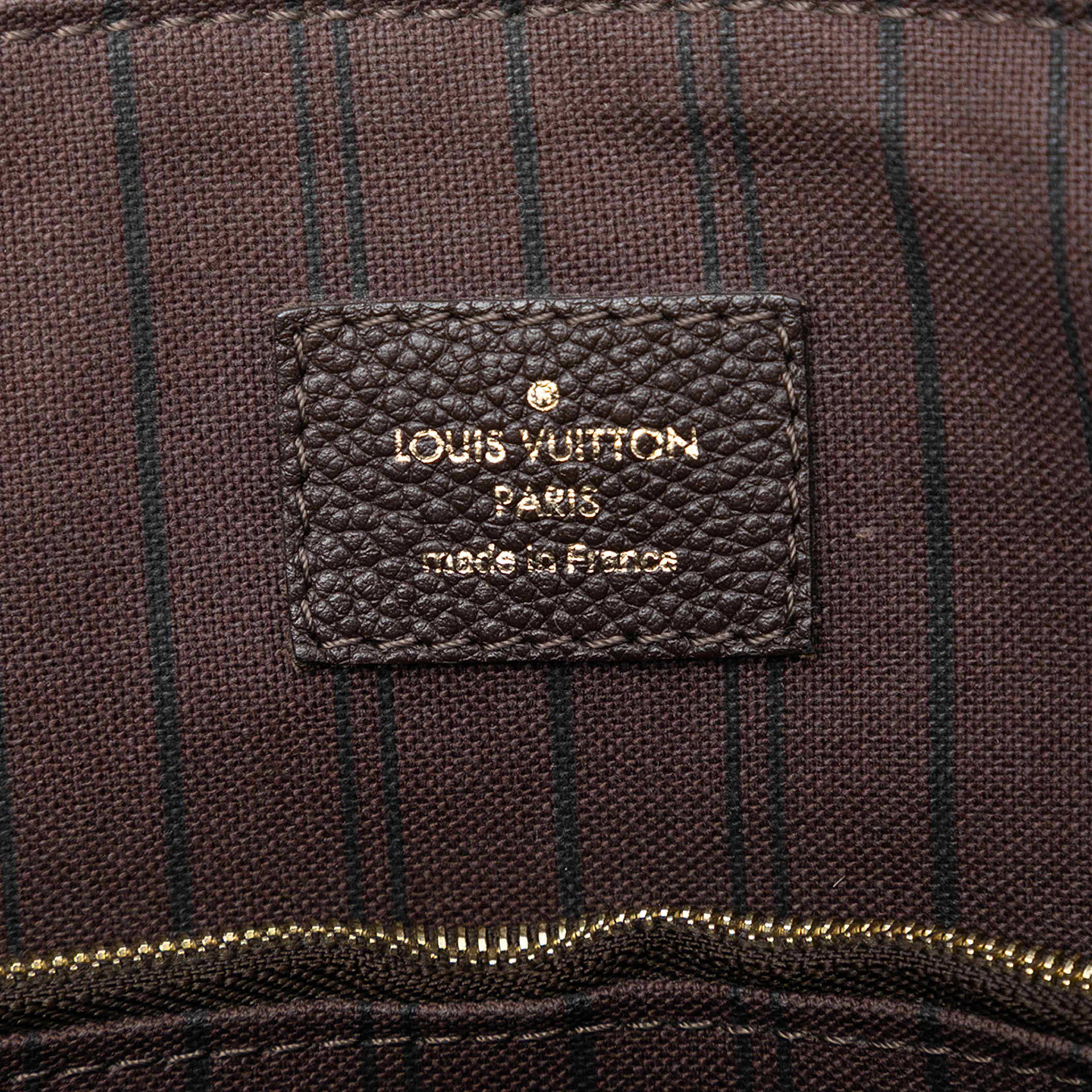 Louis Vuitton Monogram Empreinte Lumineuse Pm, från Luxclusif, i färgen dark brown. Klicka för att öppna bilden i stort format