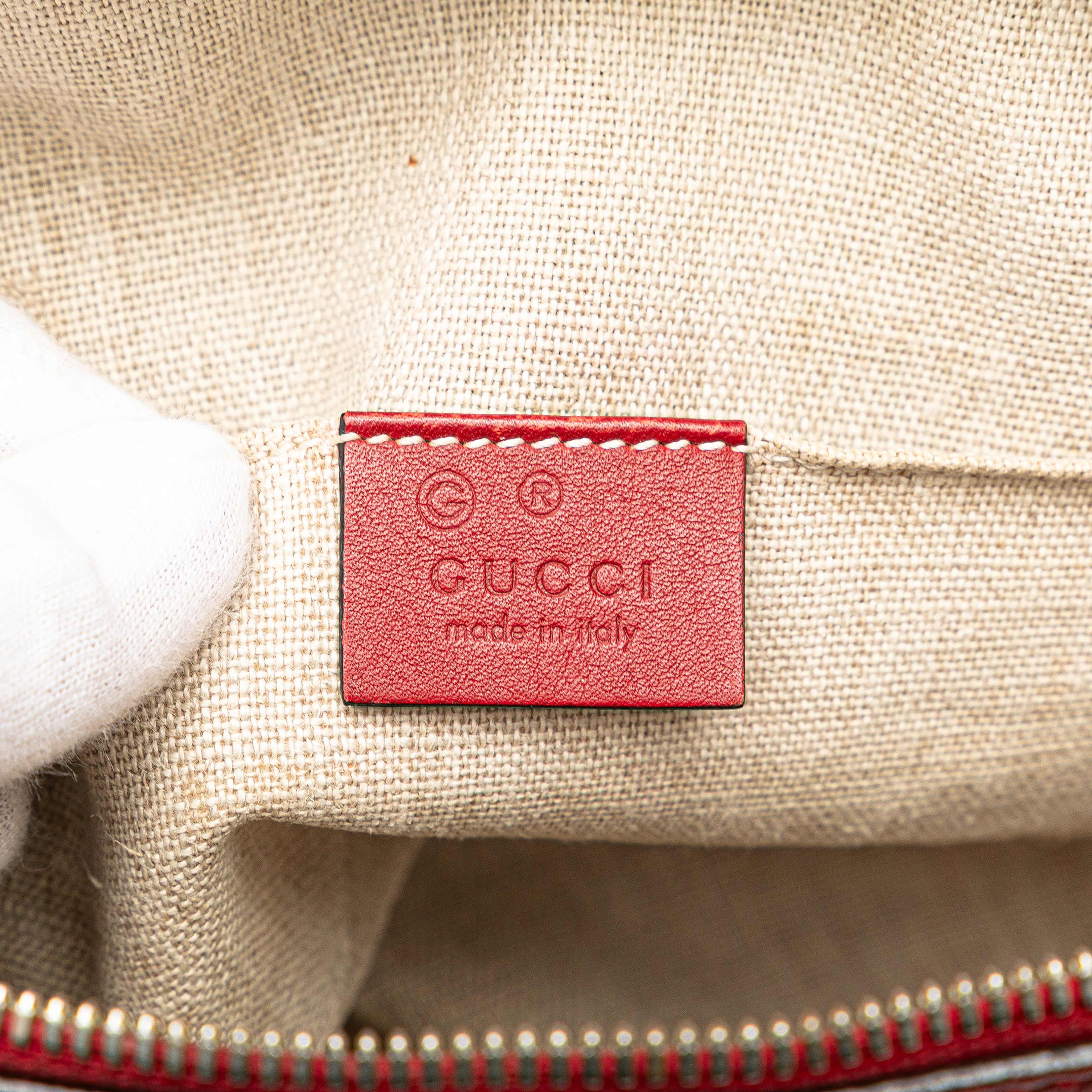 Gucci Mini Microguccissima Dome Satchel, från Luxclusif, i färgen red. Klicka för att öppna bilden i stort format