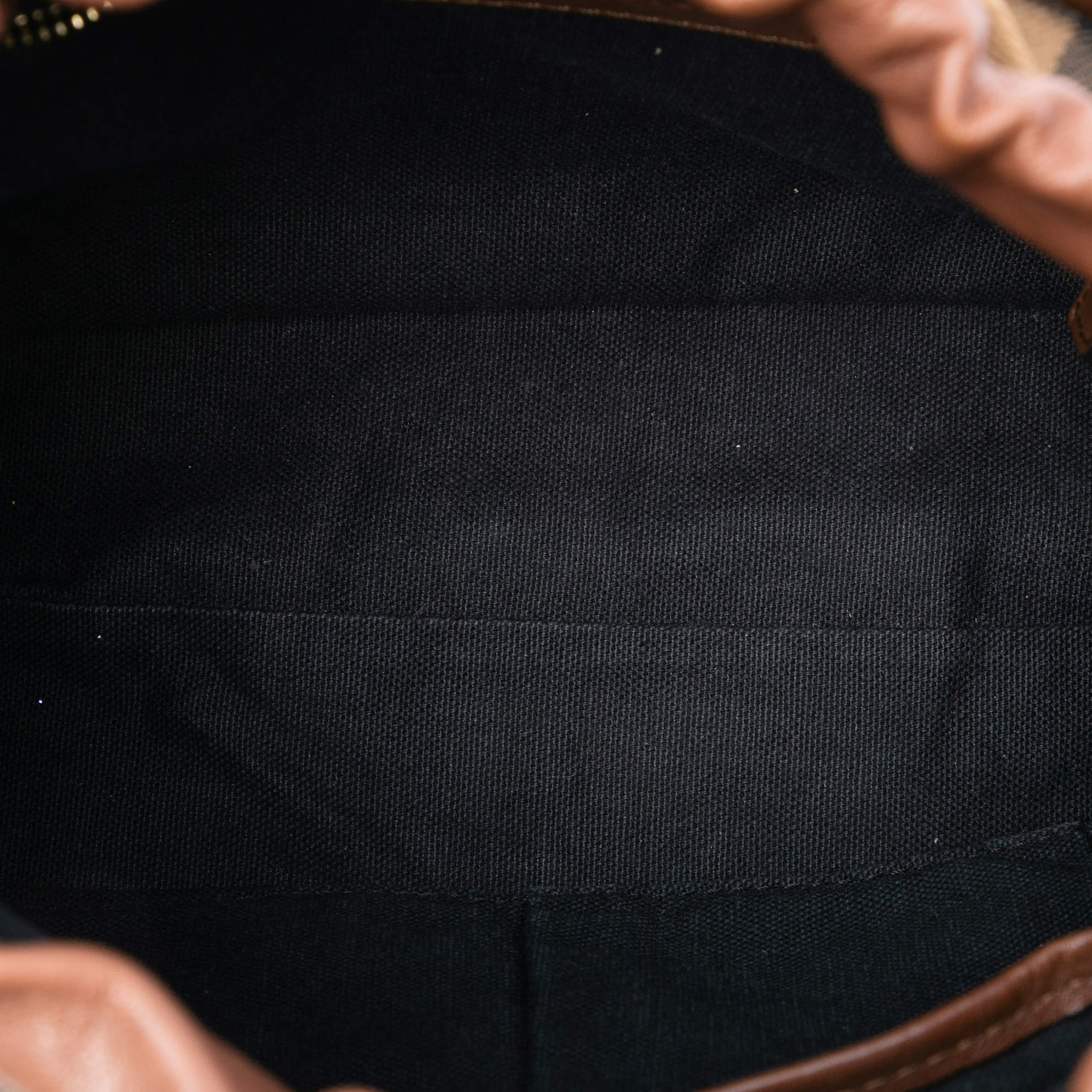 Burberry House Check Canvas And Calfskin Little Crush Crossbody, från Luxclusif, i färgen brown. Klicka för att öppna bilden i stort format