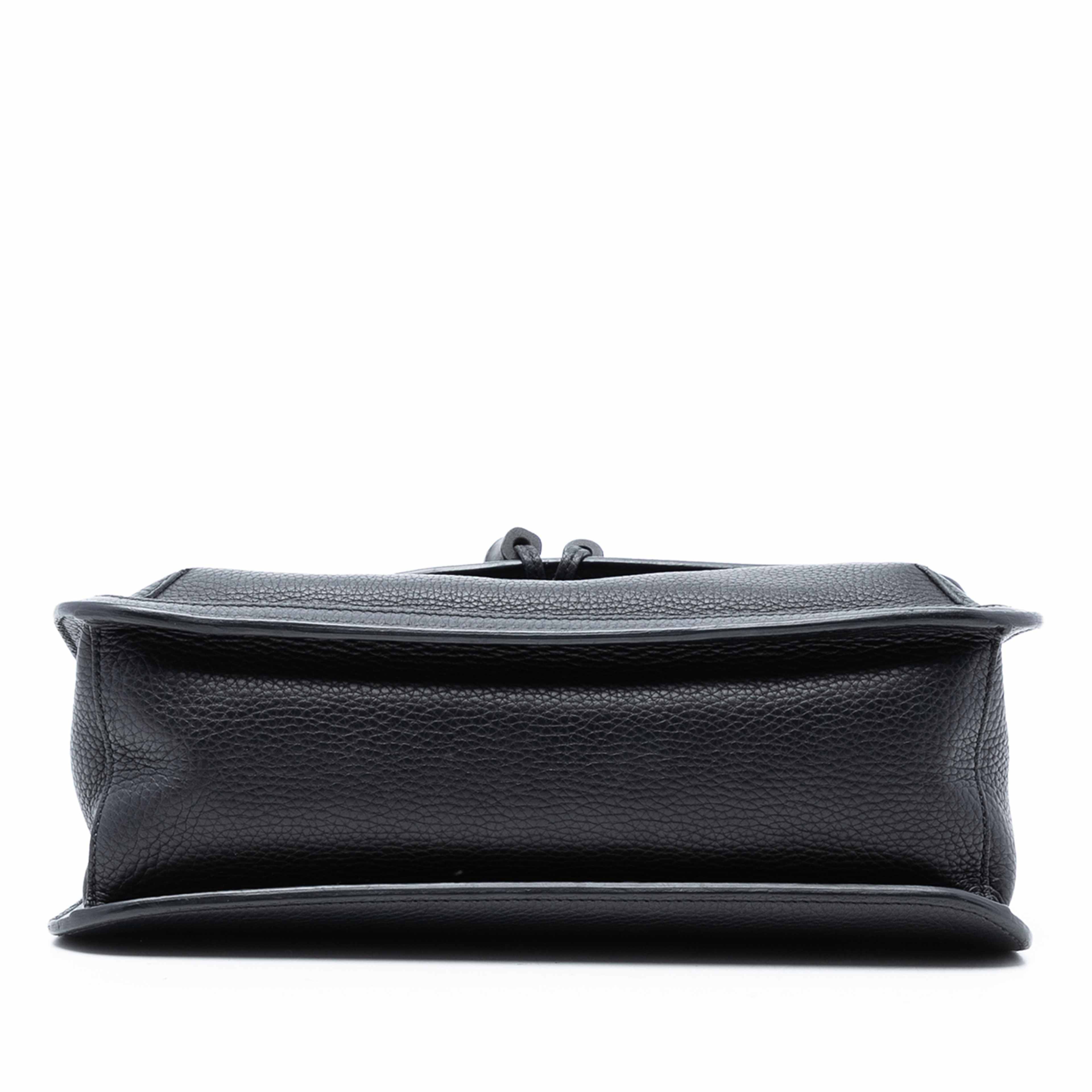 Gucci Medium Leather Bamboo Daily Crossbody, från Luxclusif, i färgen black. Klicka för att öppna bilden i stort format