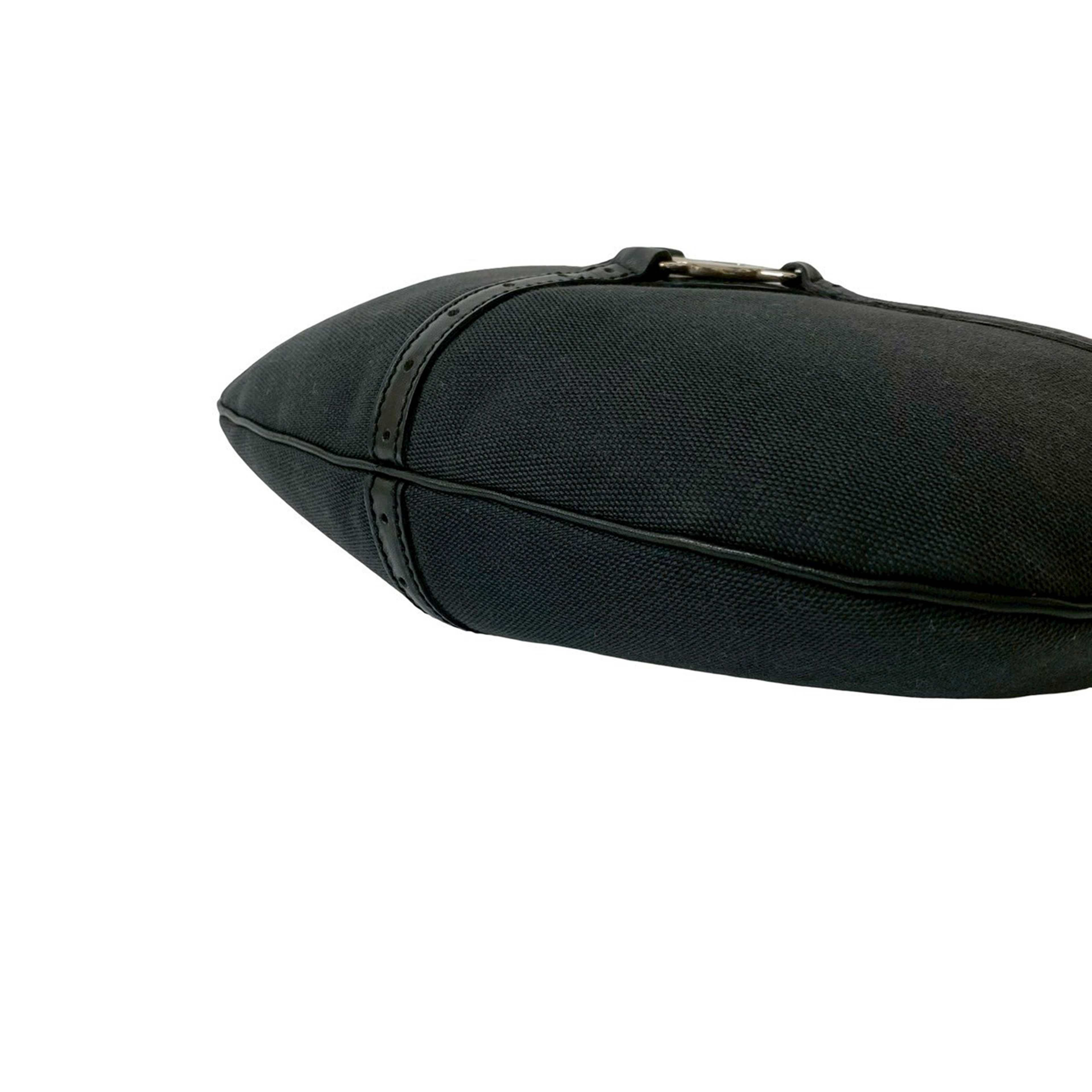 Gucci Canvas Reins Hobo, från Luxclusif, i färgen black. Klicka för att öppna bilden i stort format