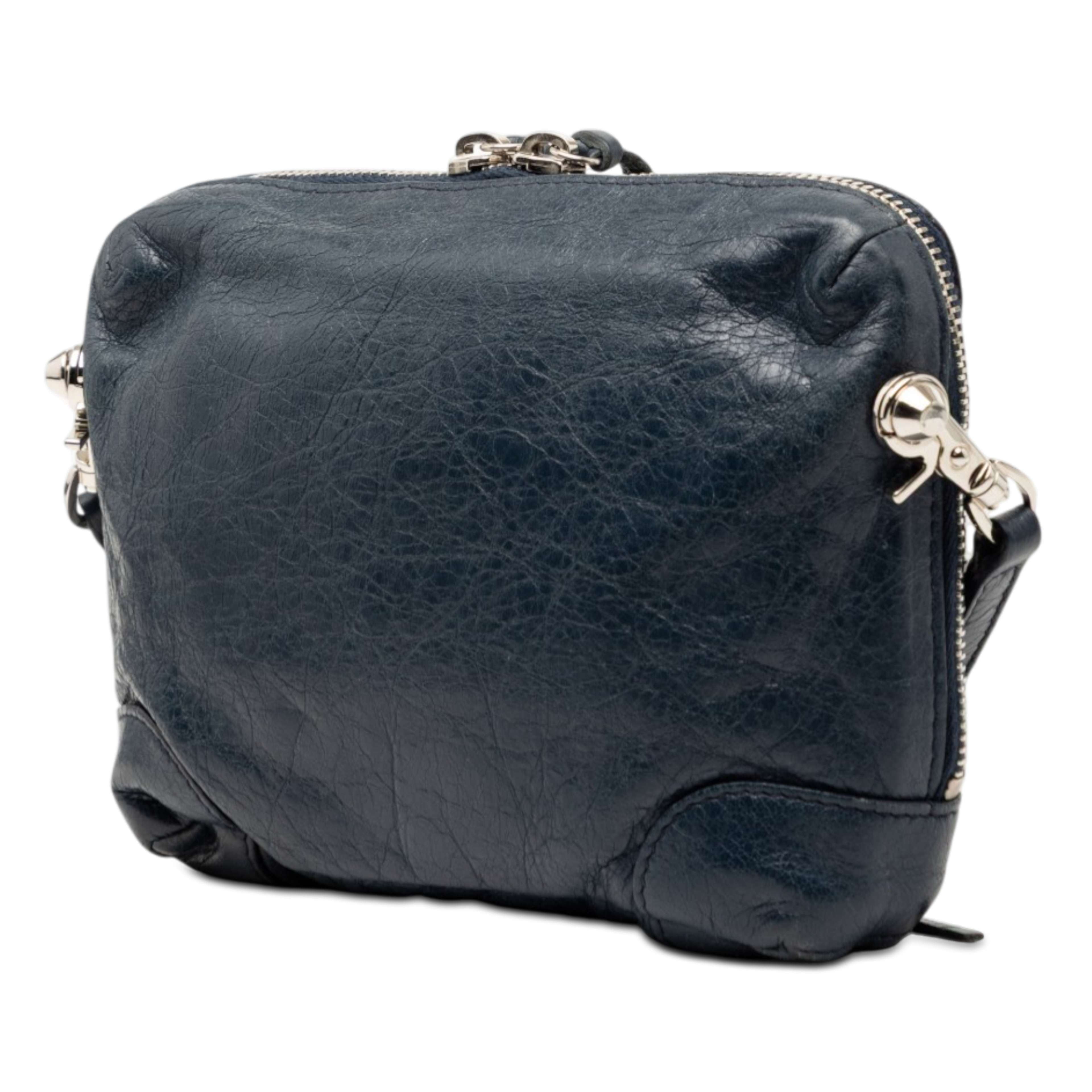 Balenciaga Lambskin Motocross Classic Reporter Xs, från Luxclusif, i färgen navy. Klicka för att öppna bilden i stort format