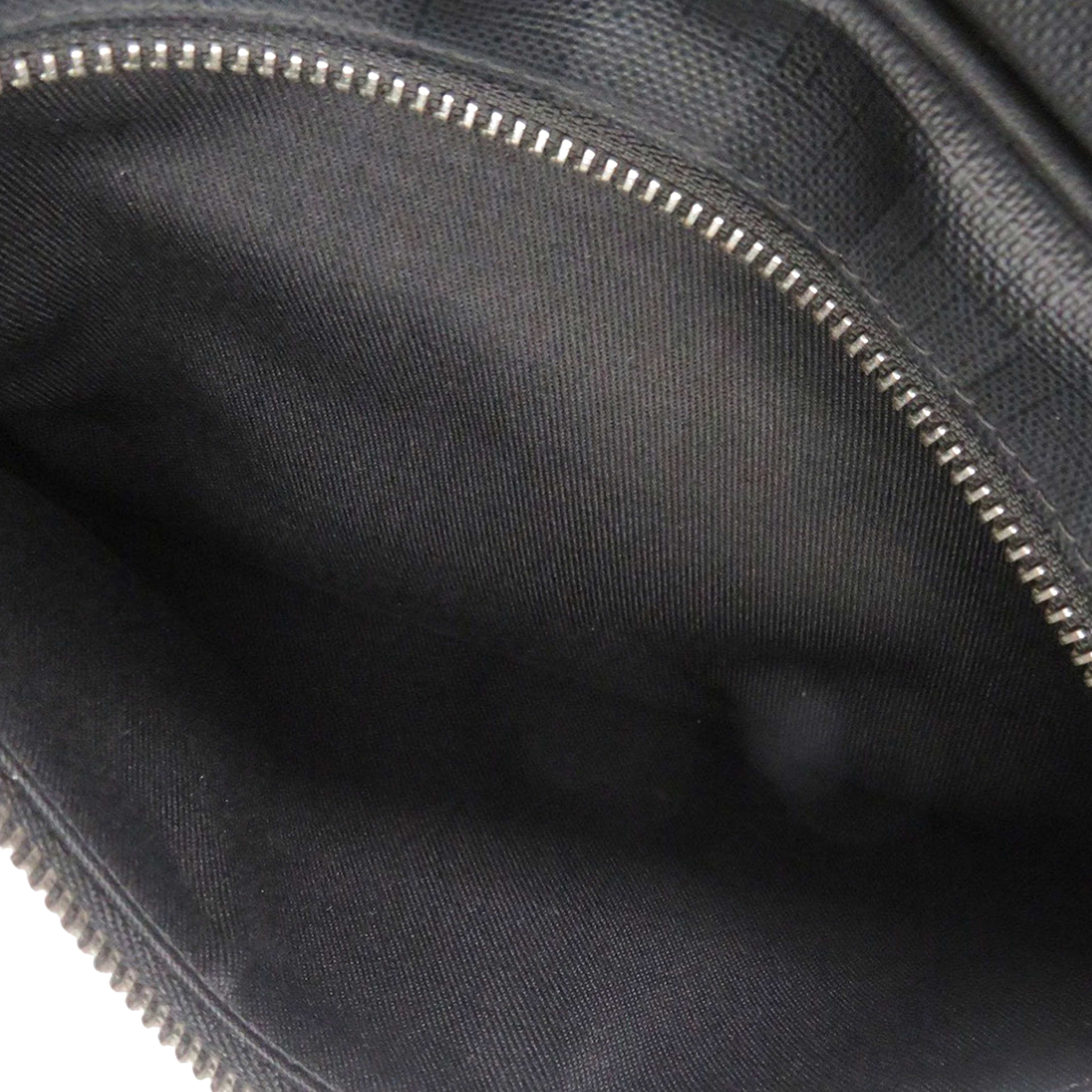 Burberry London Check Coated Canvas Sonny Belt Bag, från Luxclusif, i färgen black. Klicka för att öppna bilden i stort format