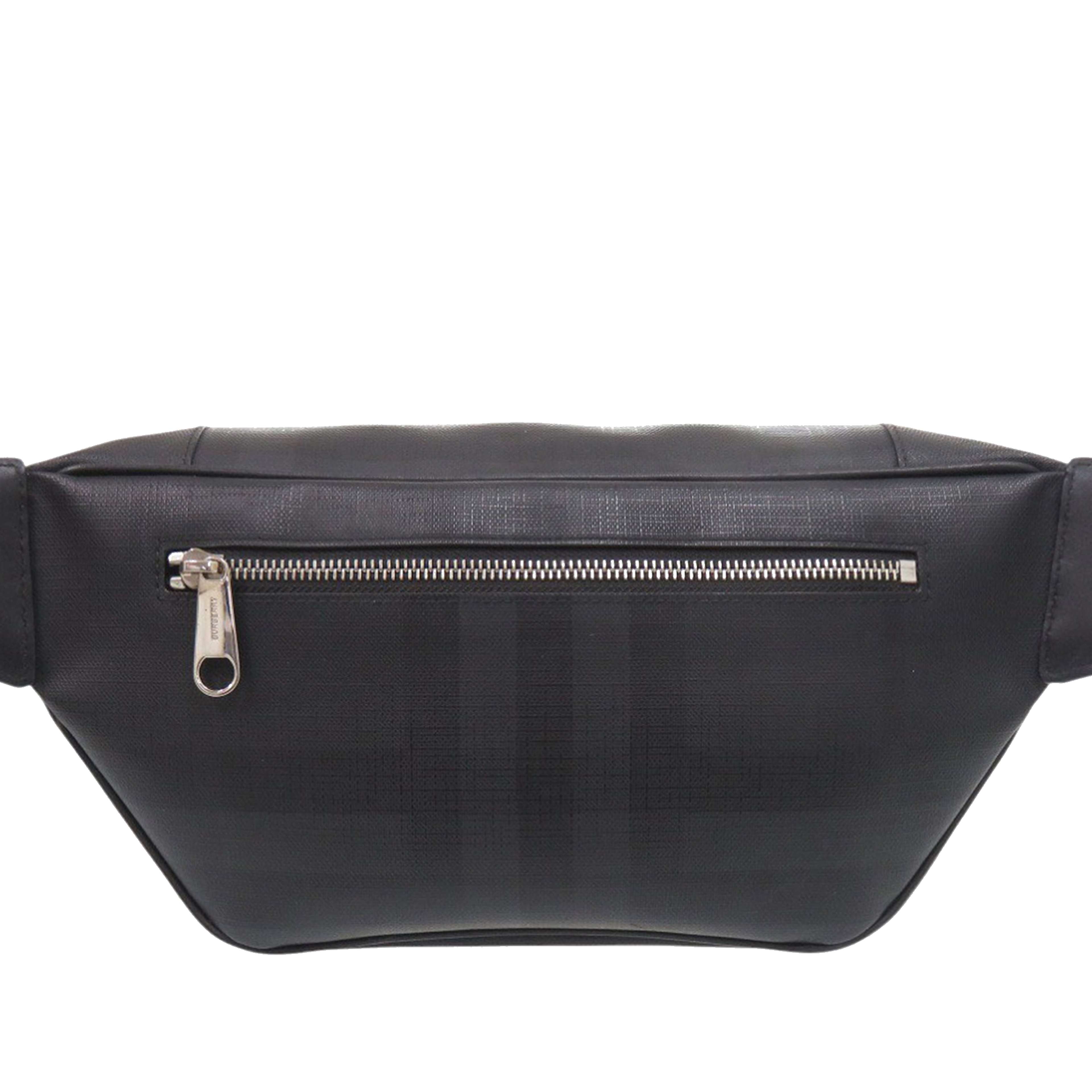 Burberry London Check Coated Canvas Sonny Belt Bag, från Luxclusif, i färgen black. Klicka för att öppna bilden i stort format