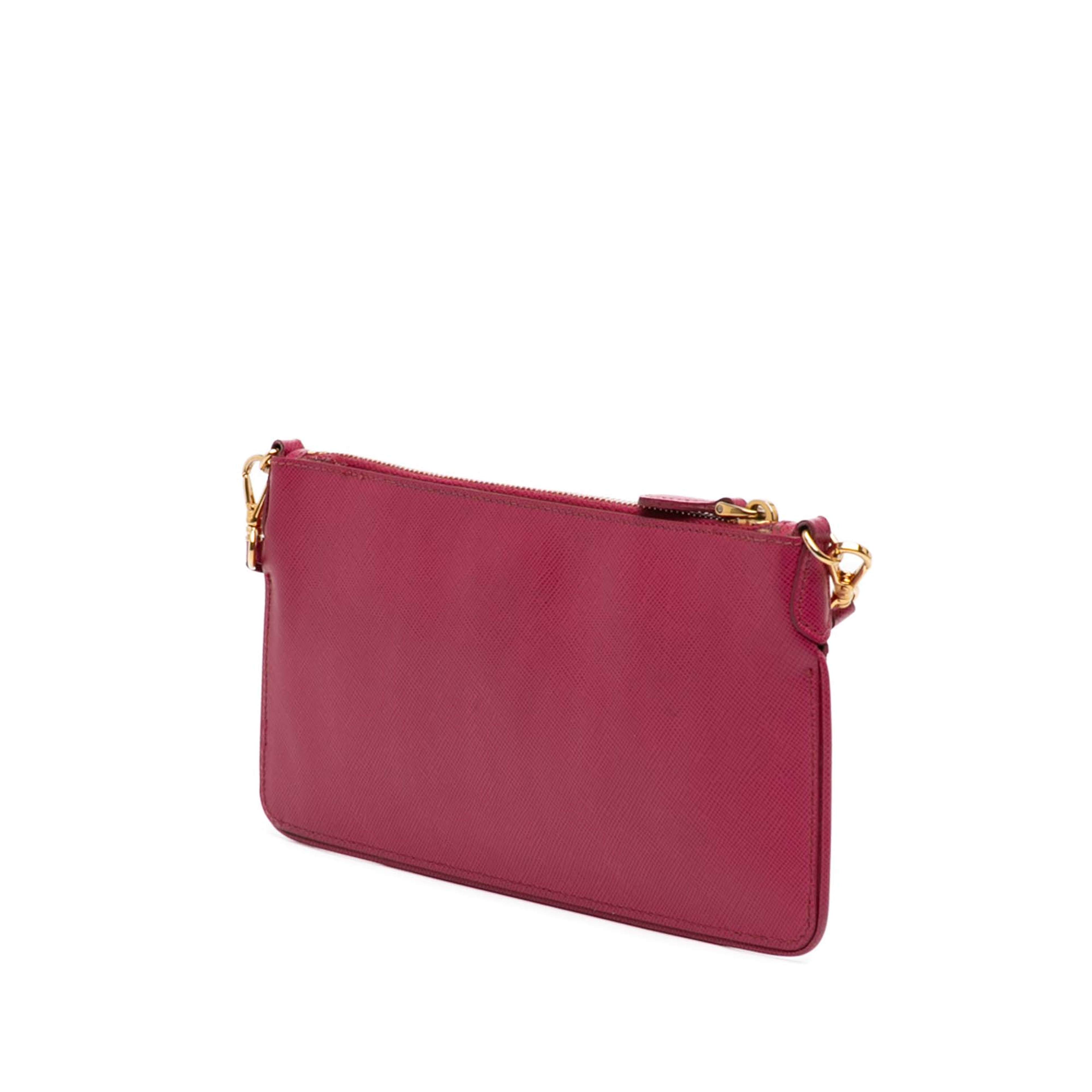 Prada Saffiano Lux Top Zip Crossbody, från Luxclusif, i färgen rosa. Klicka för att öppna bilden i stort format