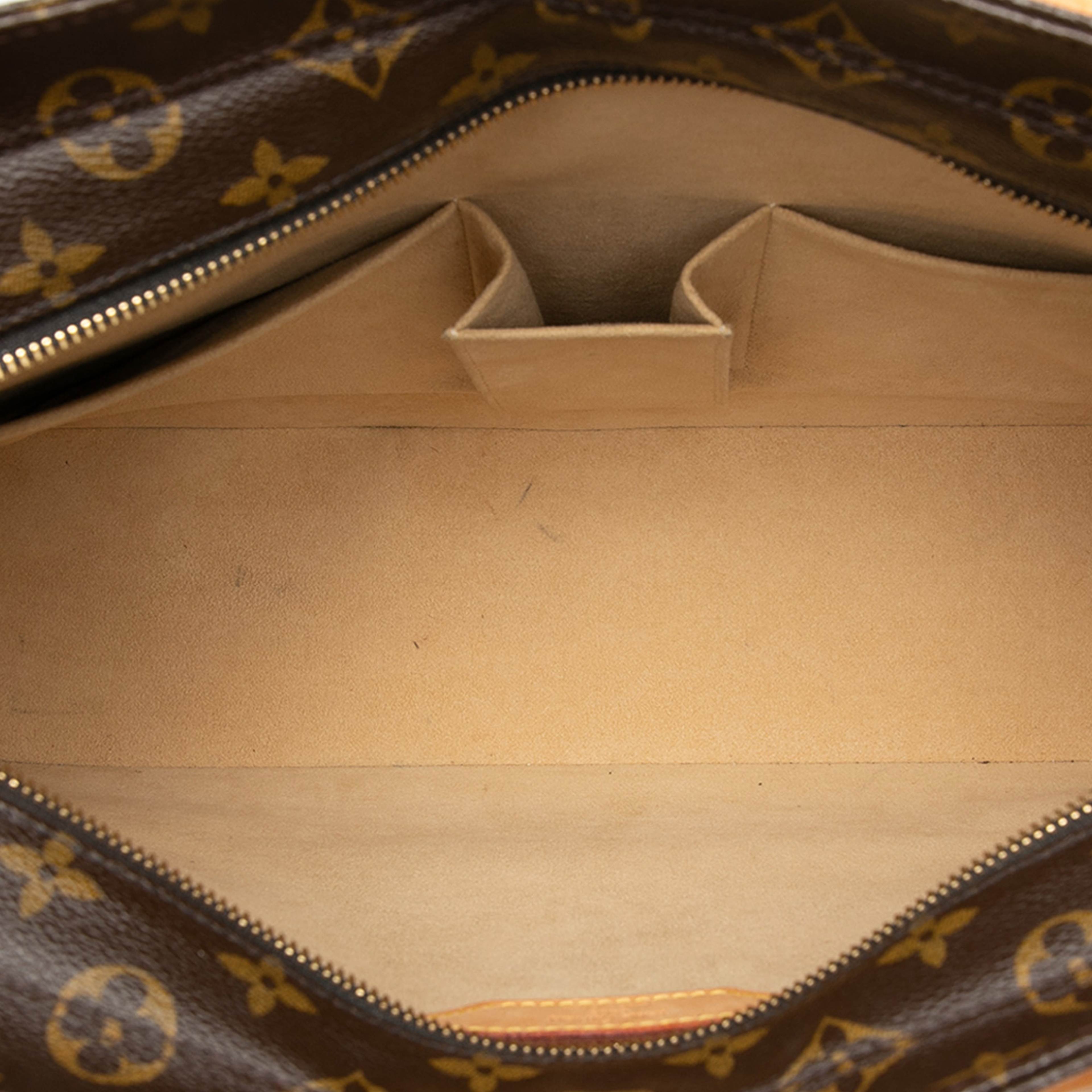Louis Vuitton Monogram Luco, från Luxclusif, i färgen brown. Klicka för att öppna bilden i stort format