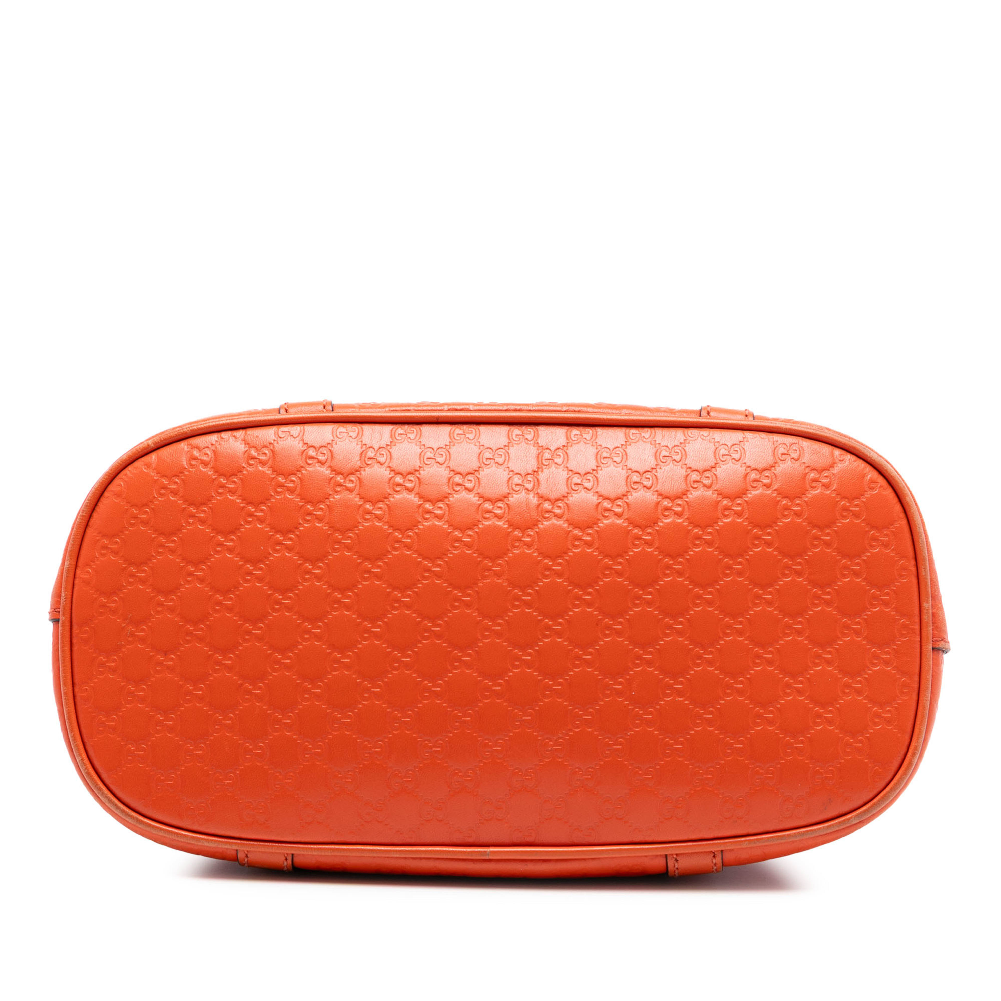 Gucci Mini Microguccissima Dome Satchel, från Luxclusif, i färgen dark orange. Klicka för att öppna bilden i stort format