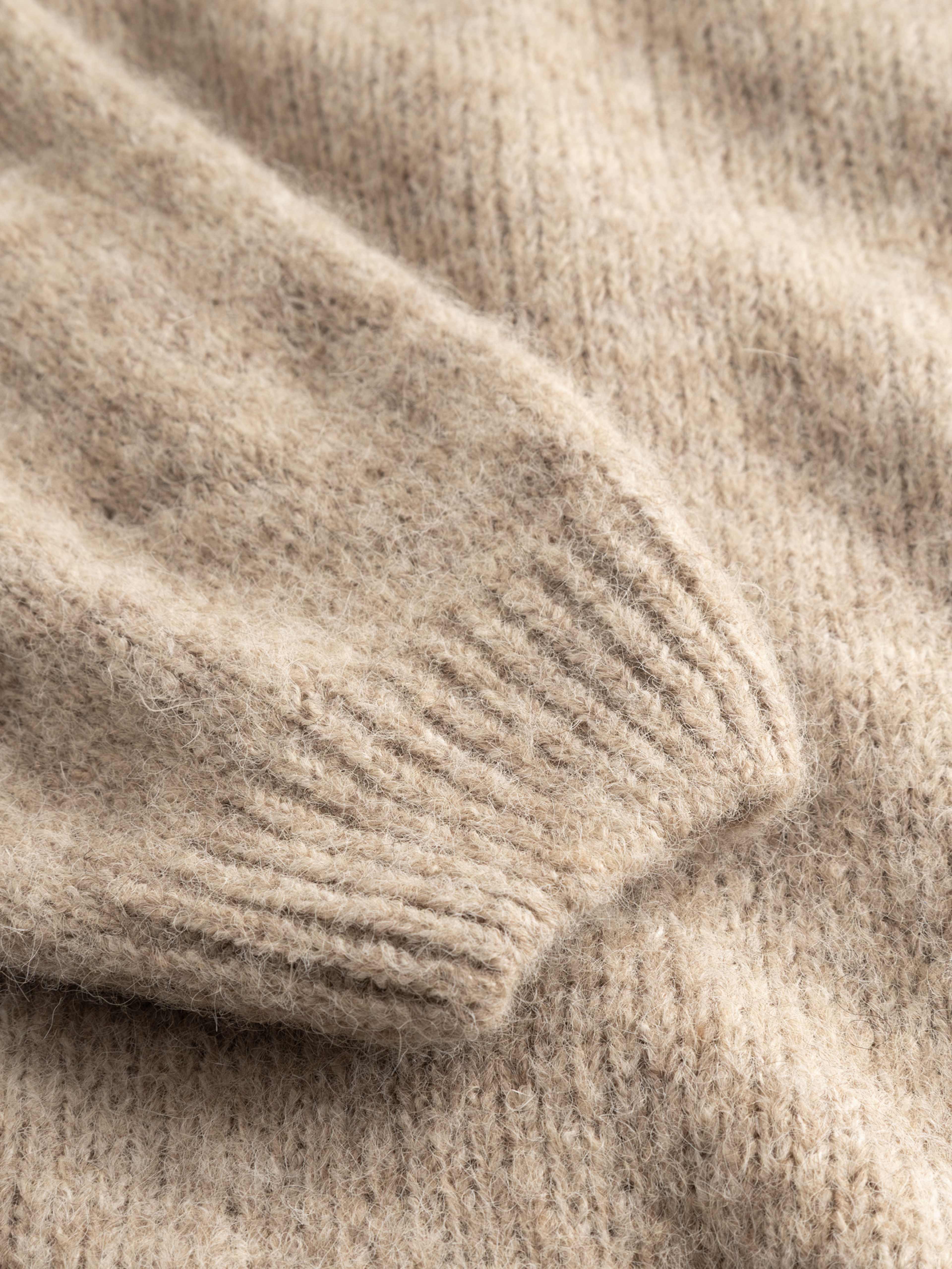 N-mata Knit Cardigan - Sand, från Noella, i färgen sand. Klicka för att öppna bilden i stort format