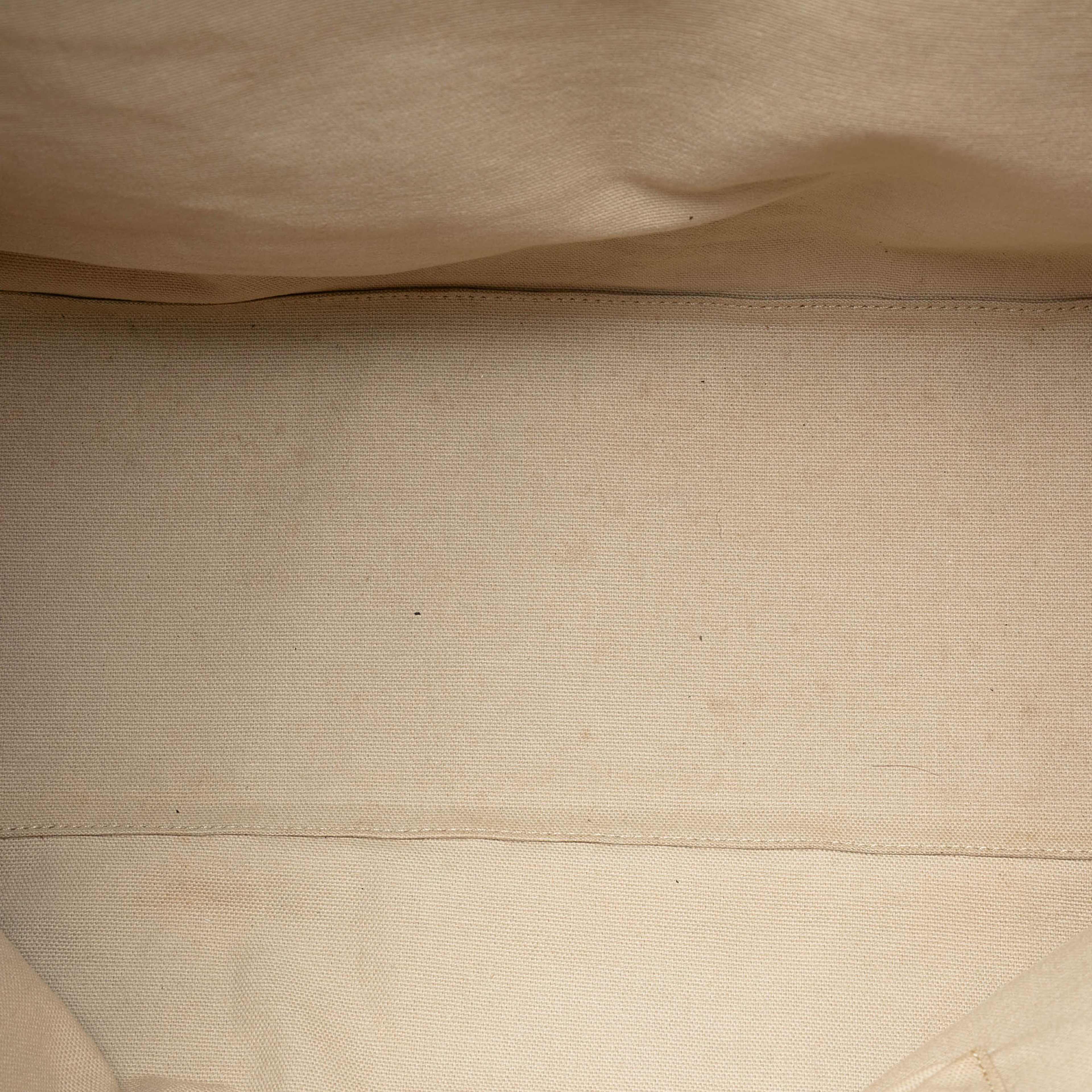 Burberry Mega Check Canvas Tote, från Luxclusif, i färgen beige. Klicka för att öppna bilden i stort format