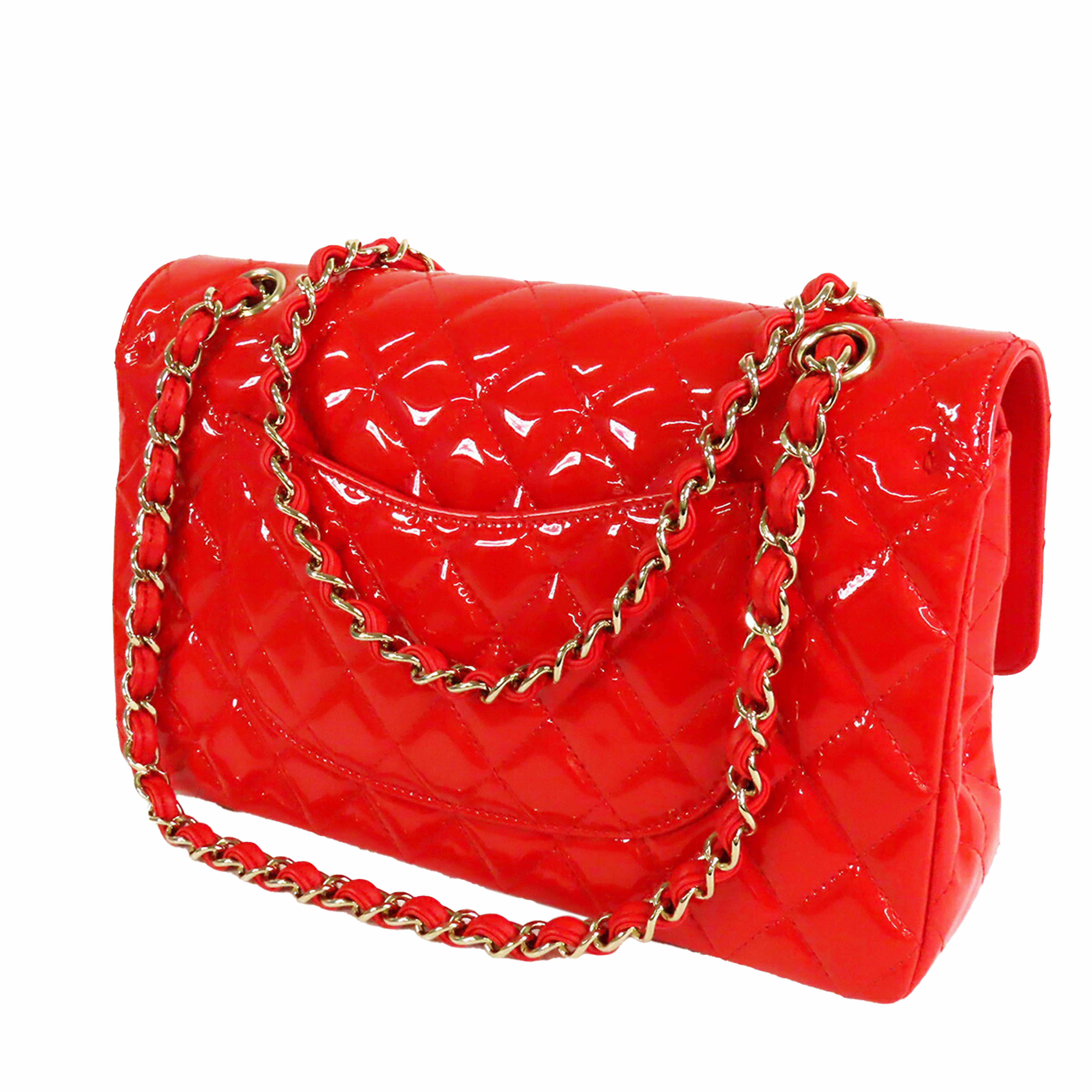 Chanel Medium Classic Patent Double Flap, från Luxclusif, i färgen red. Klicka för att öppna bilden i stort format