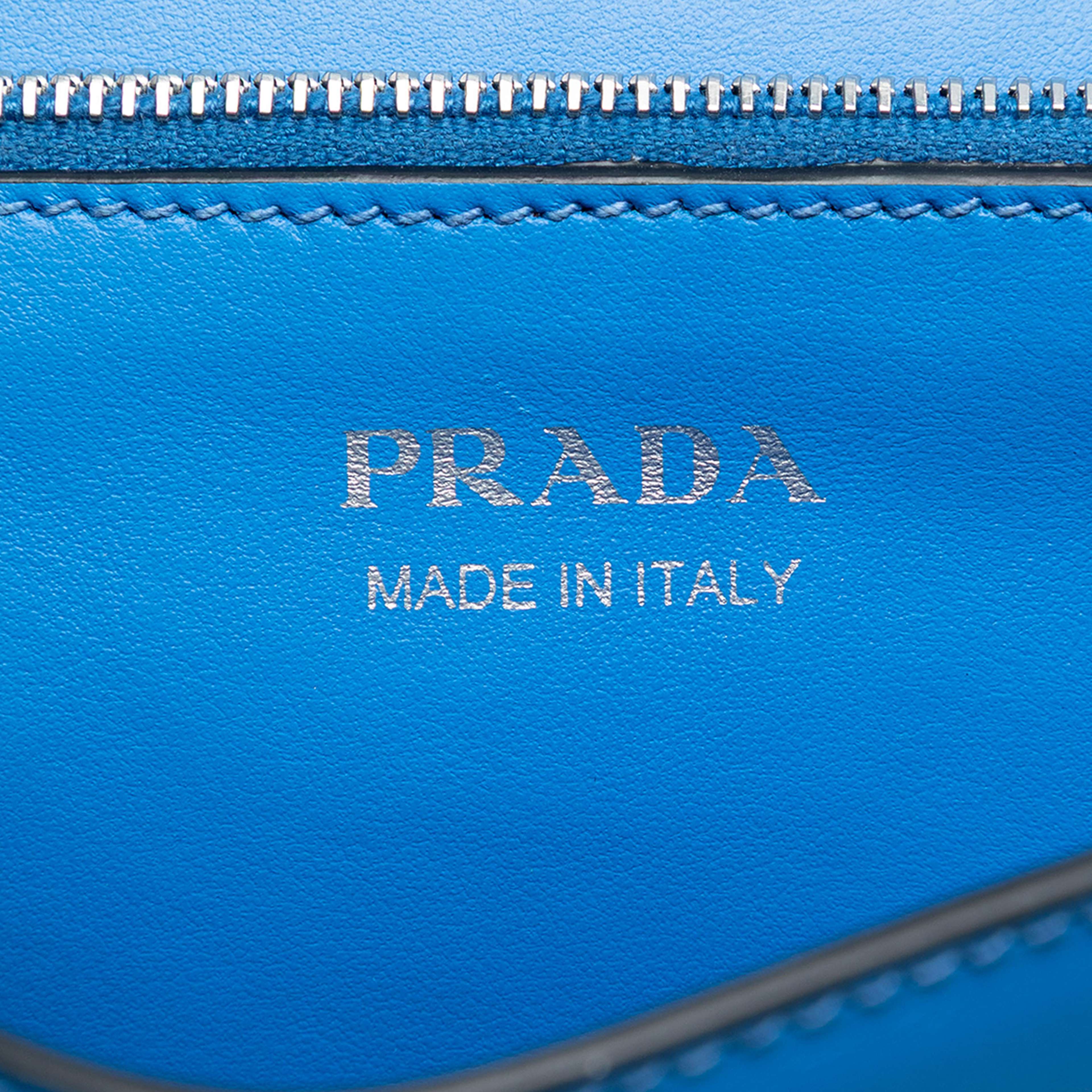 Prada City Calf And Saffiano Studded Elektra Crossbody, från Luxclusif, i färgen blue. Klicka för att öppna bilden i stort format
