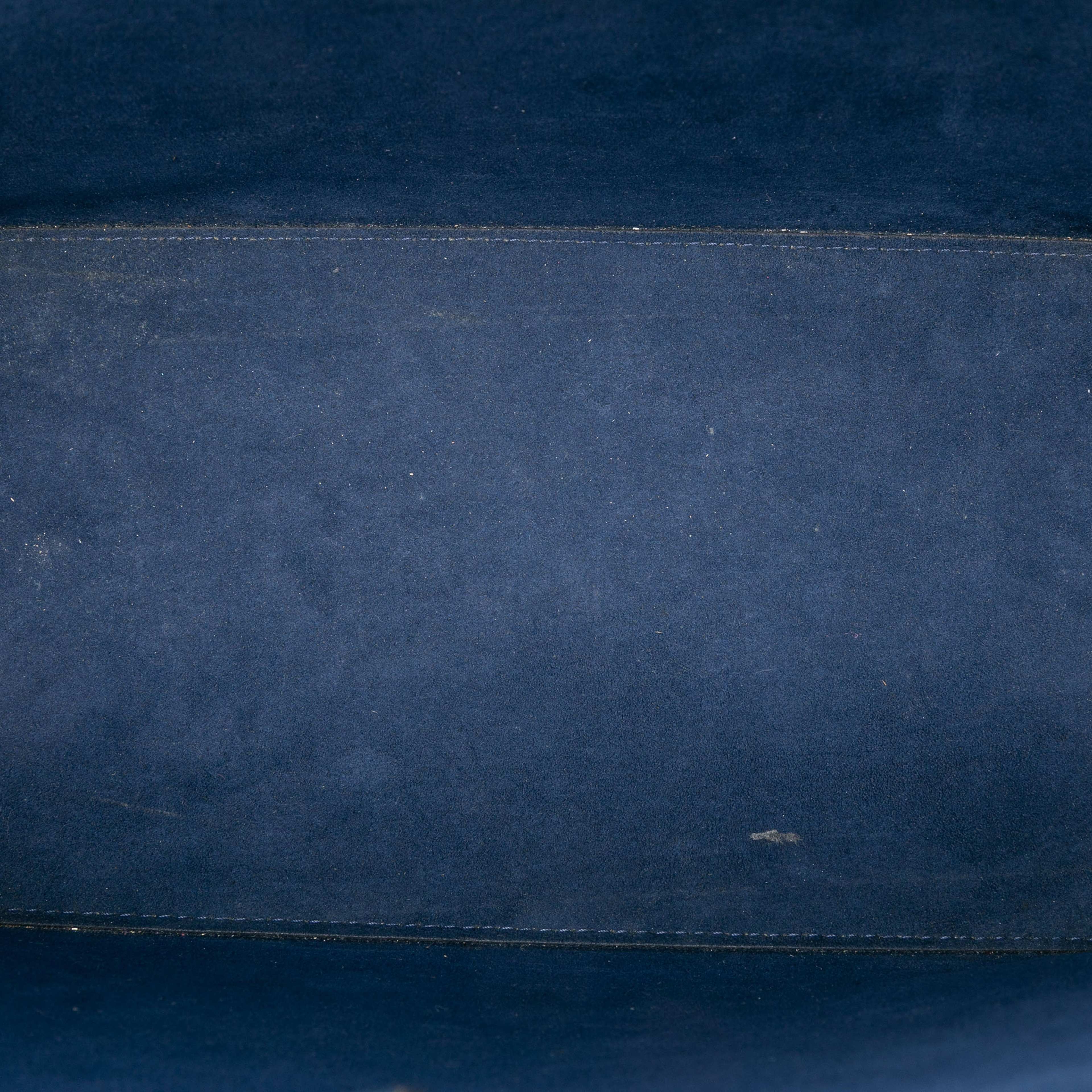 Louis Vuitton Epi Neverfull Mm, från Luxclusif, i färgen dark blue. Klicka för att öppna bilden i stort format